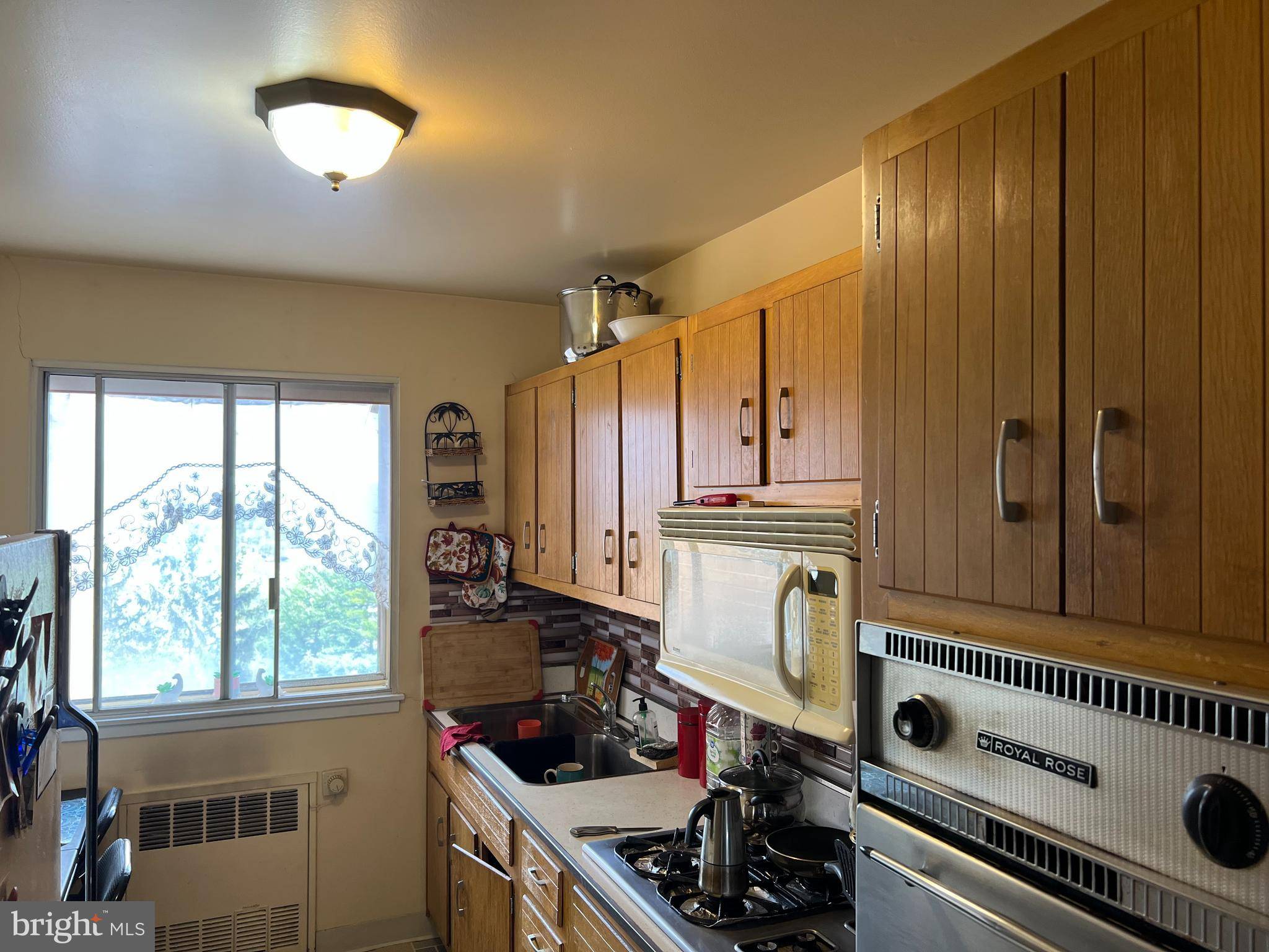 Reading, PA 19602,1517 HILL RD #6F