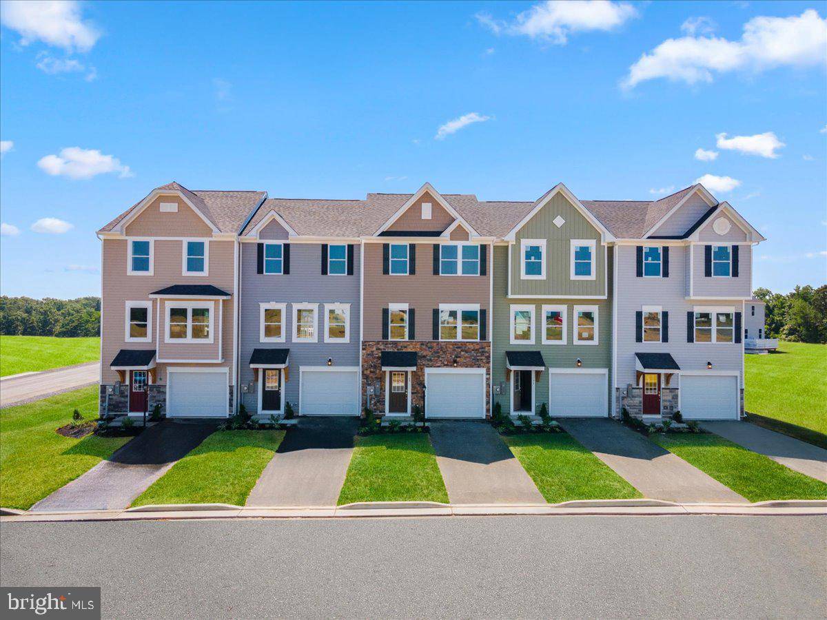 Inwood, WV 25428,1 ZANDER RD