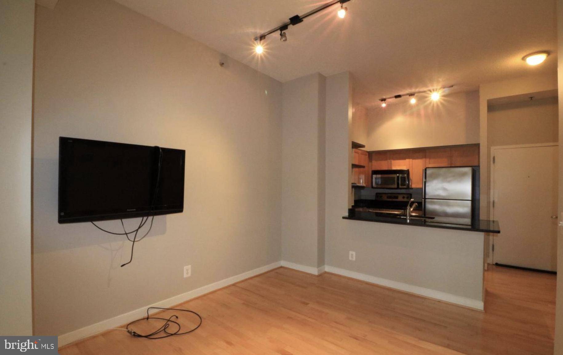 Bethesda, MD 20814,7500 WOODMONT AVE #SL09