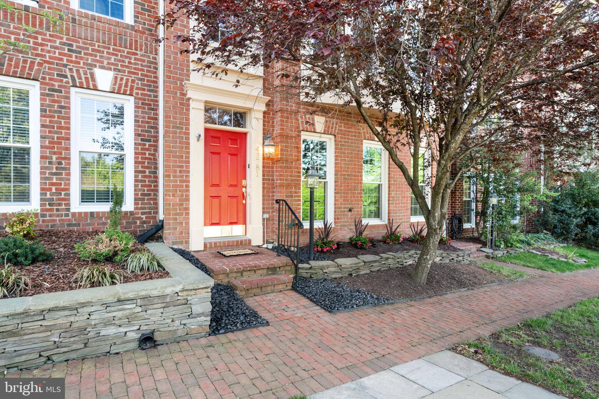 Leesburg, VA 20176,43781 APACHE WELLS TER