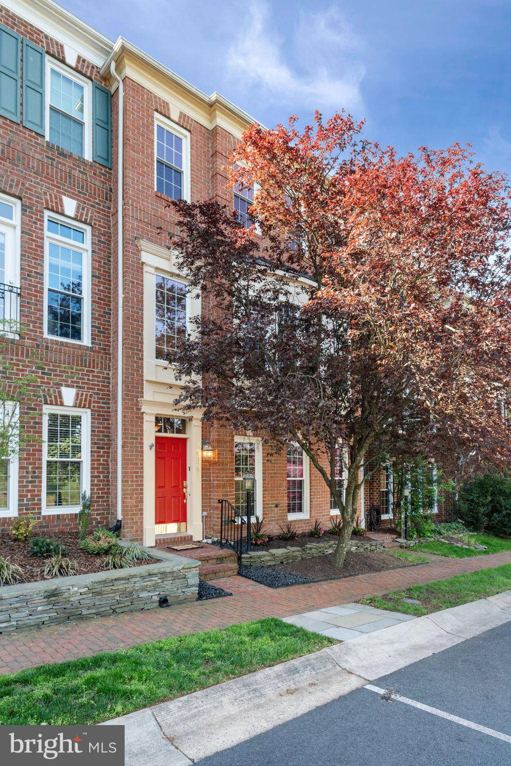 Leesburg, VA 20176,43781 APACHE WELLS TER