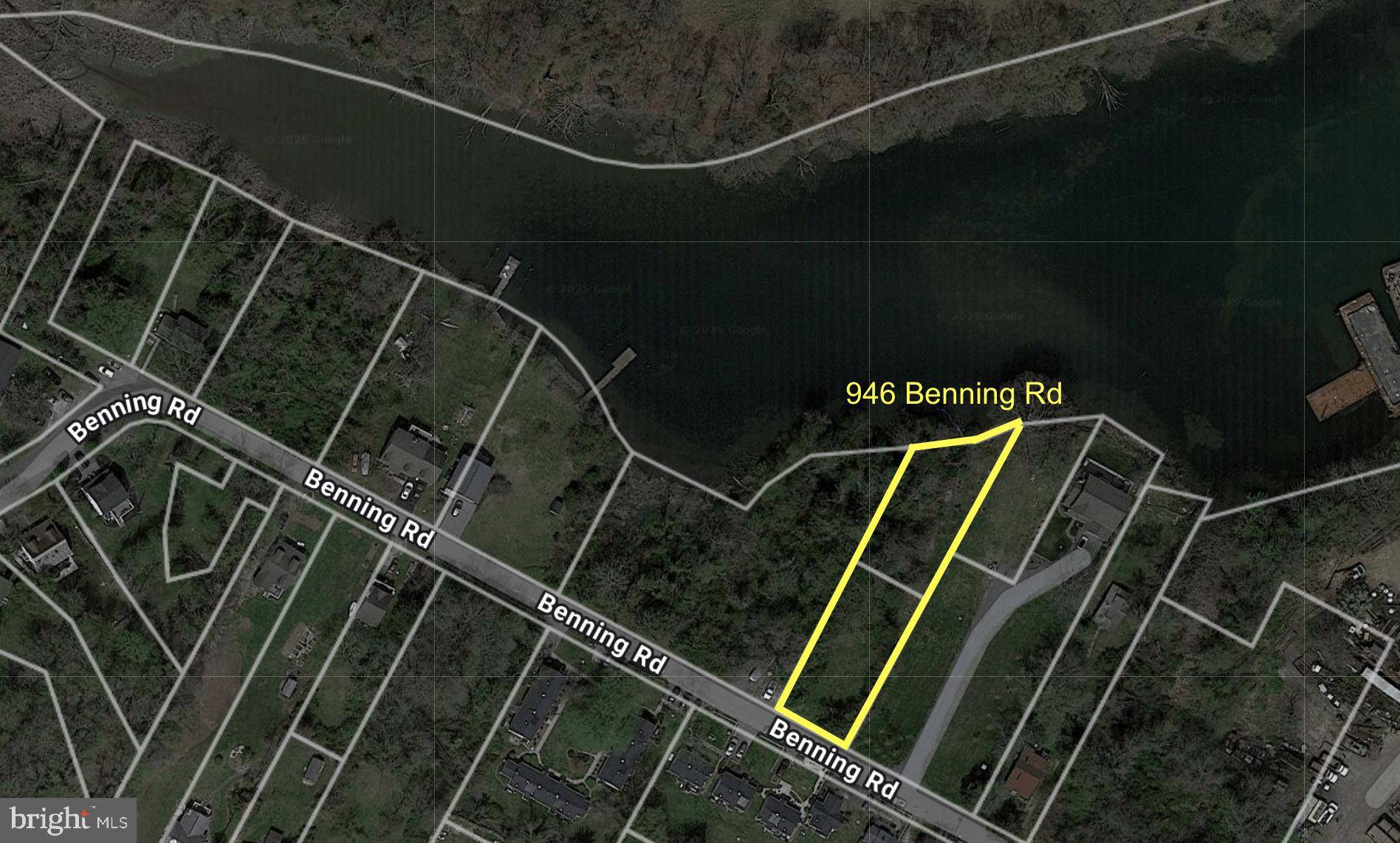 Galesville, MD 20765,946A BENNING RD