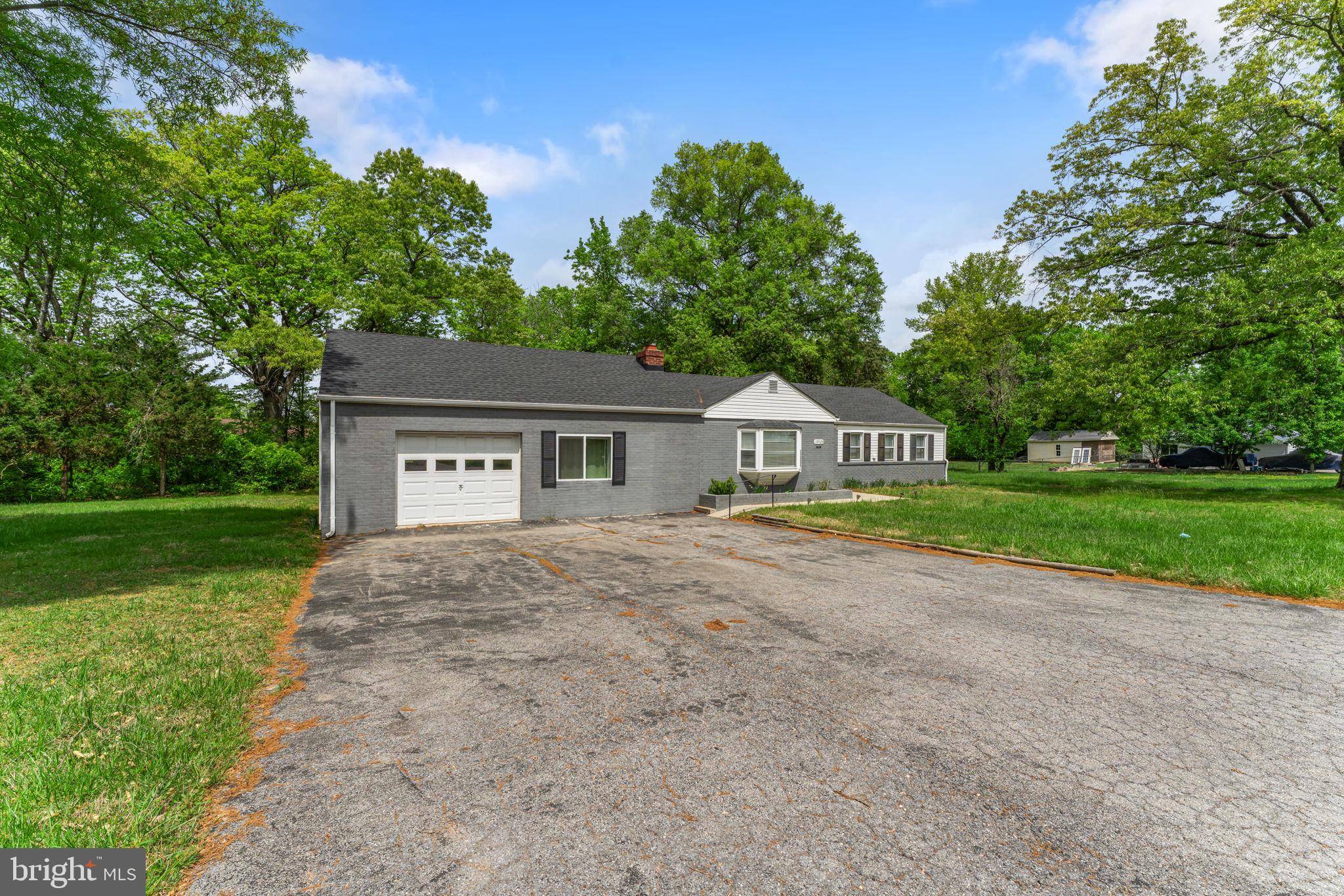 Clinton, MD 20735,10523 MOORES LN