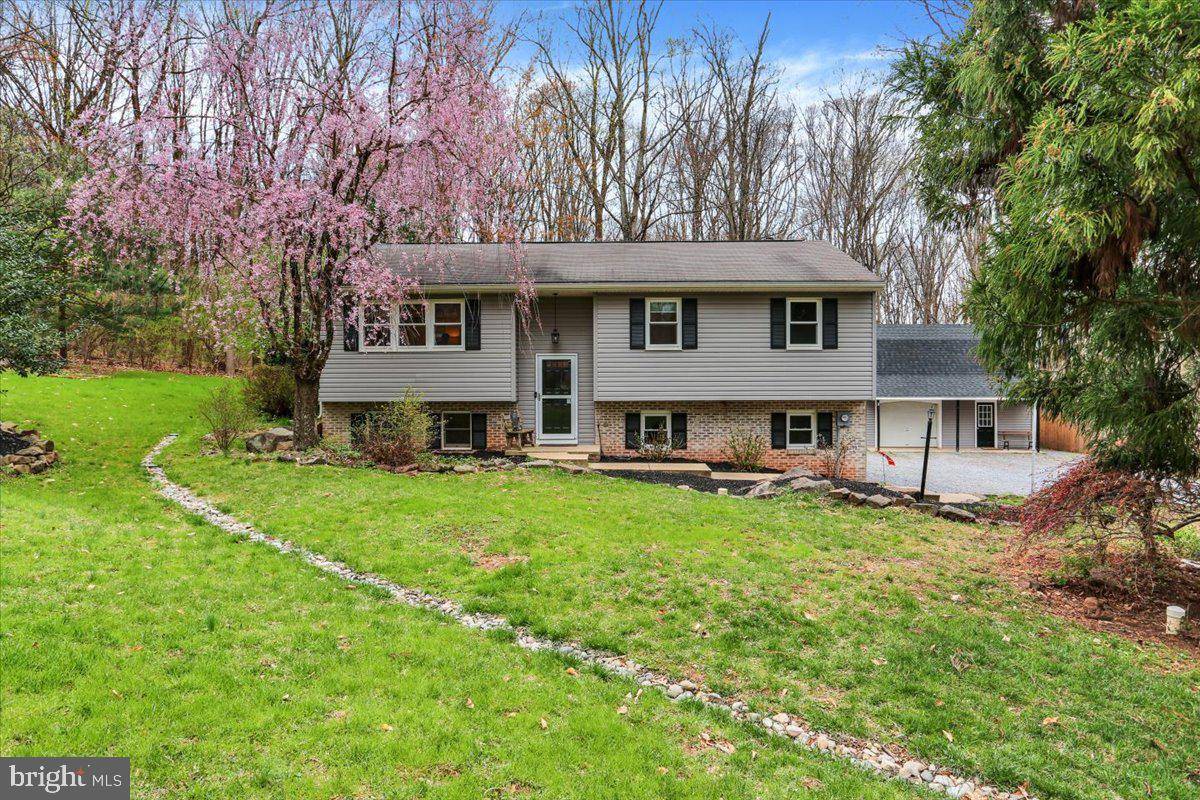 East Earl, PA 17519,639 MAPLE ST