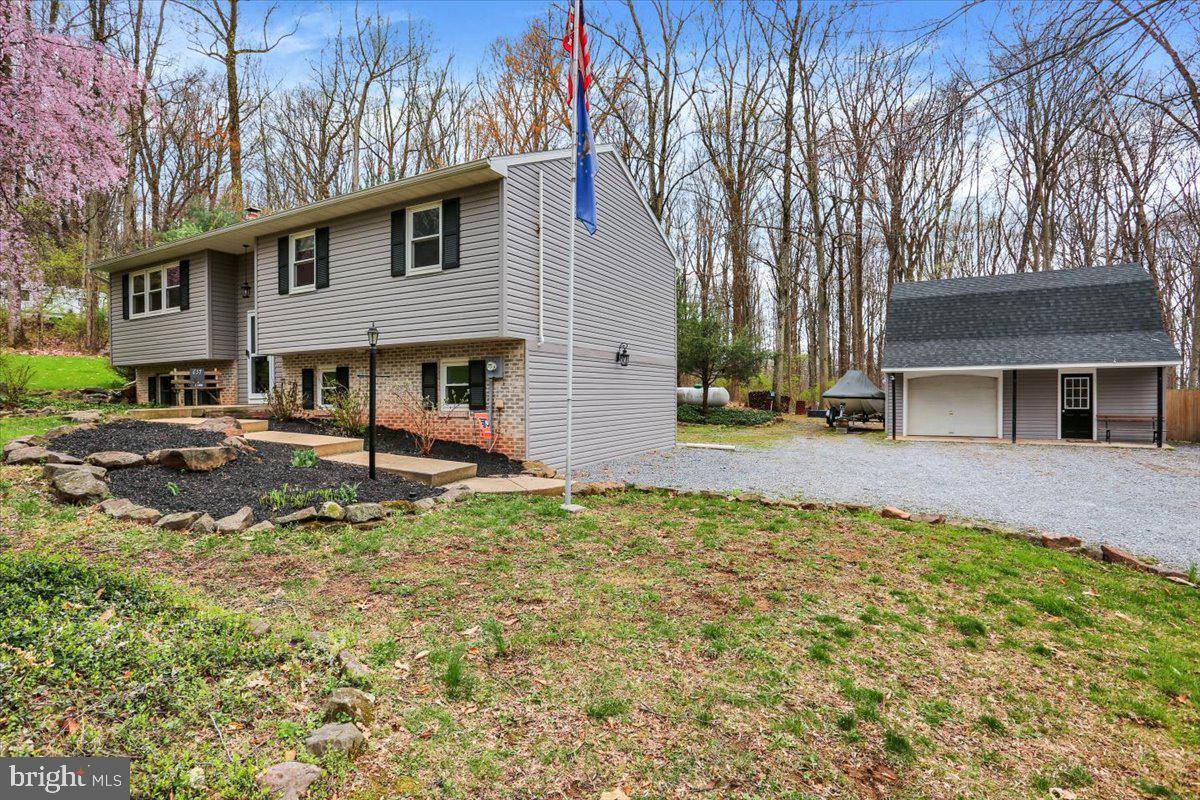 East Earl, PA 17519,639 MAPLE ST