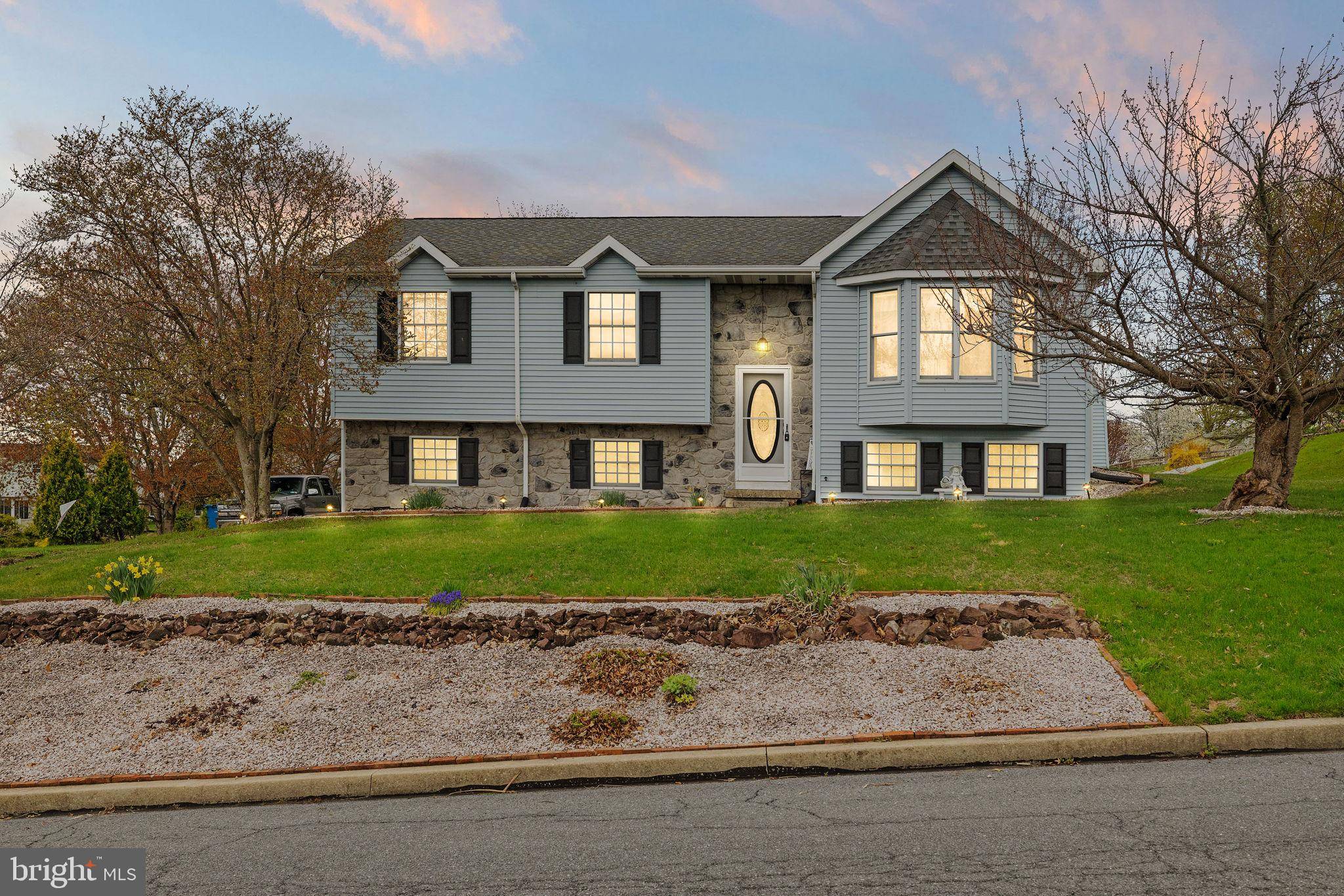 Dillsburg, PA 17019,34 N SEASONS DR