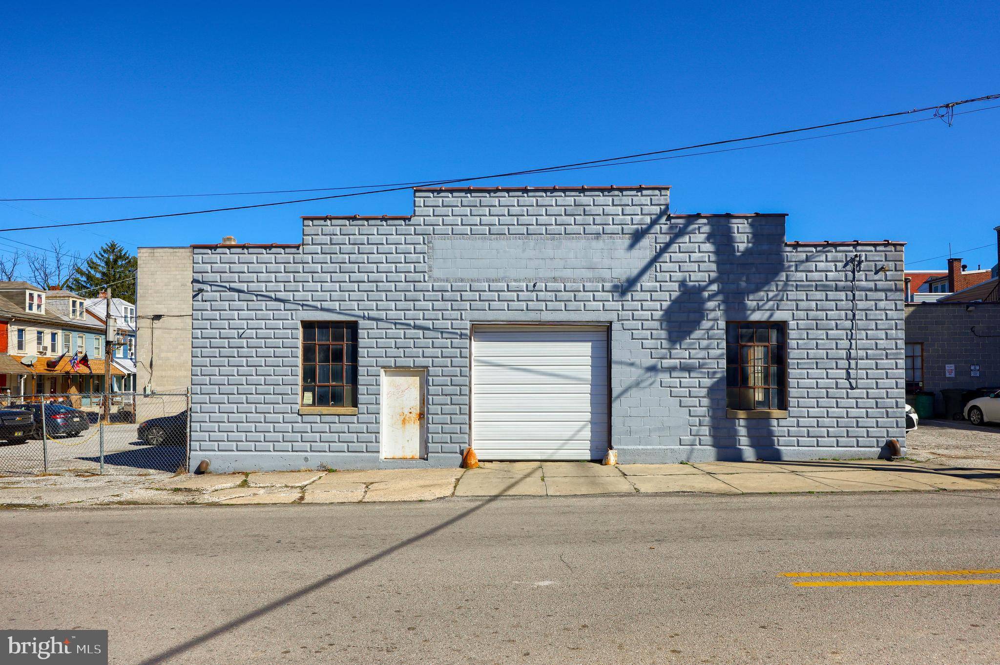 York, PA 17401,667 W MARKET ST