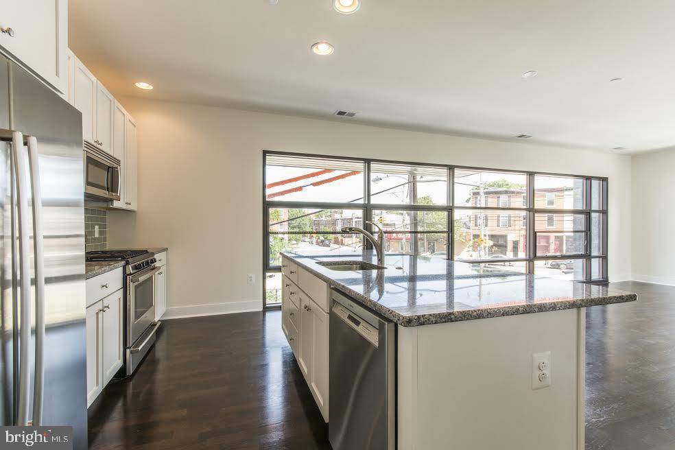 Philadelphia, PA 19146,600 S 24TH ST #210