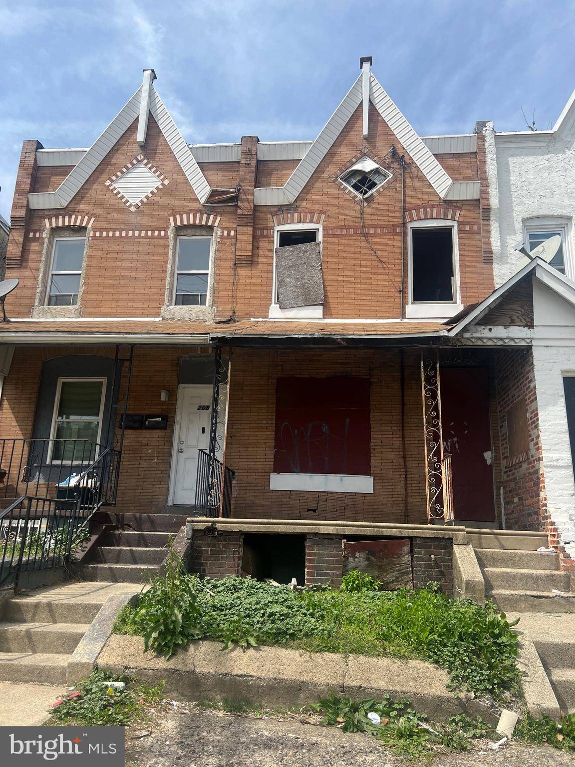 Chester, PA 19013,206 W 5TH ST