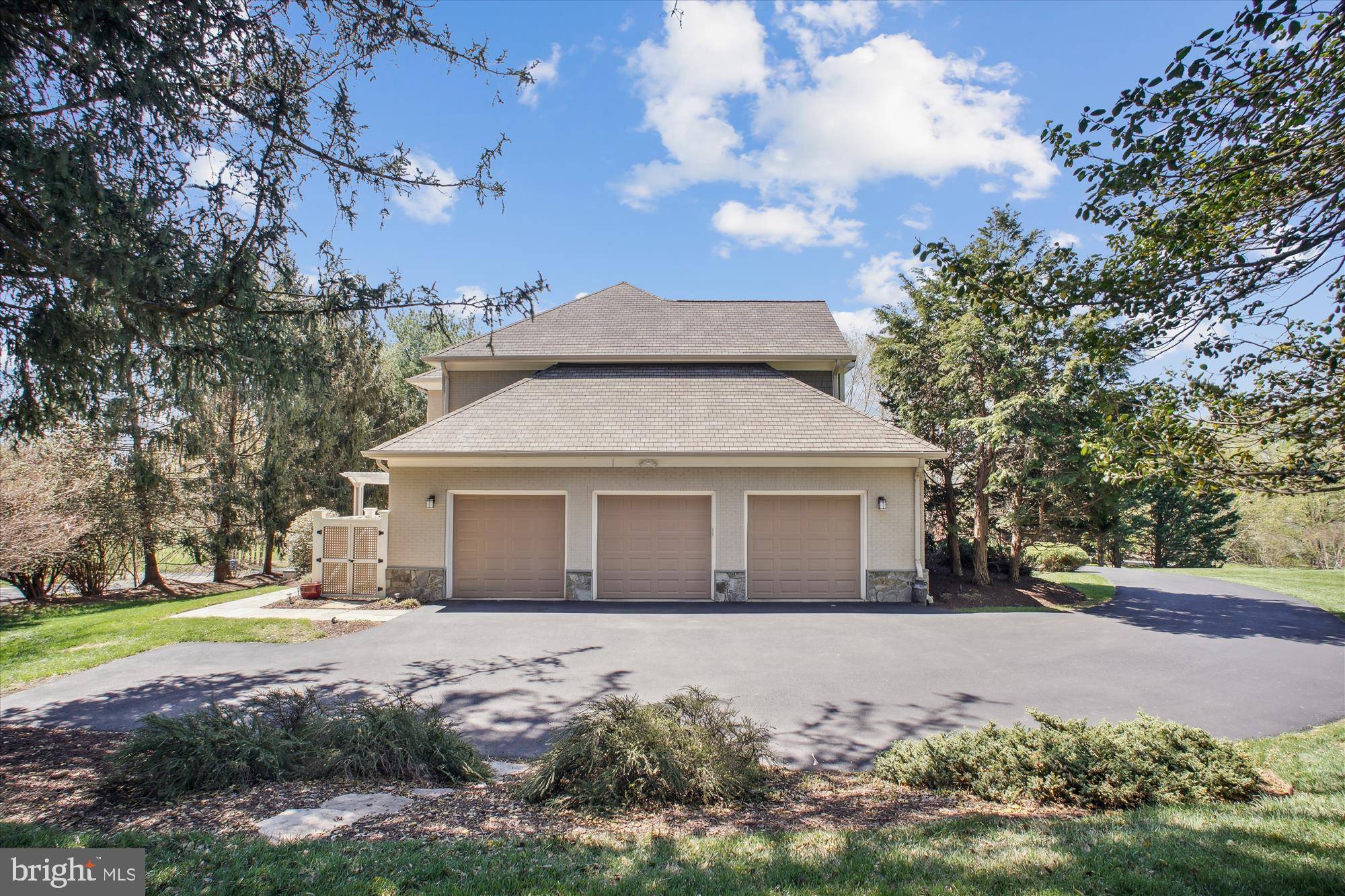 Great Falls, VA 22066,11300 ANTRIM CT