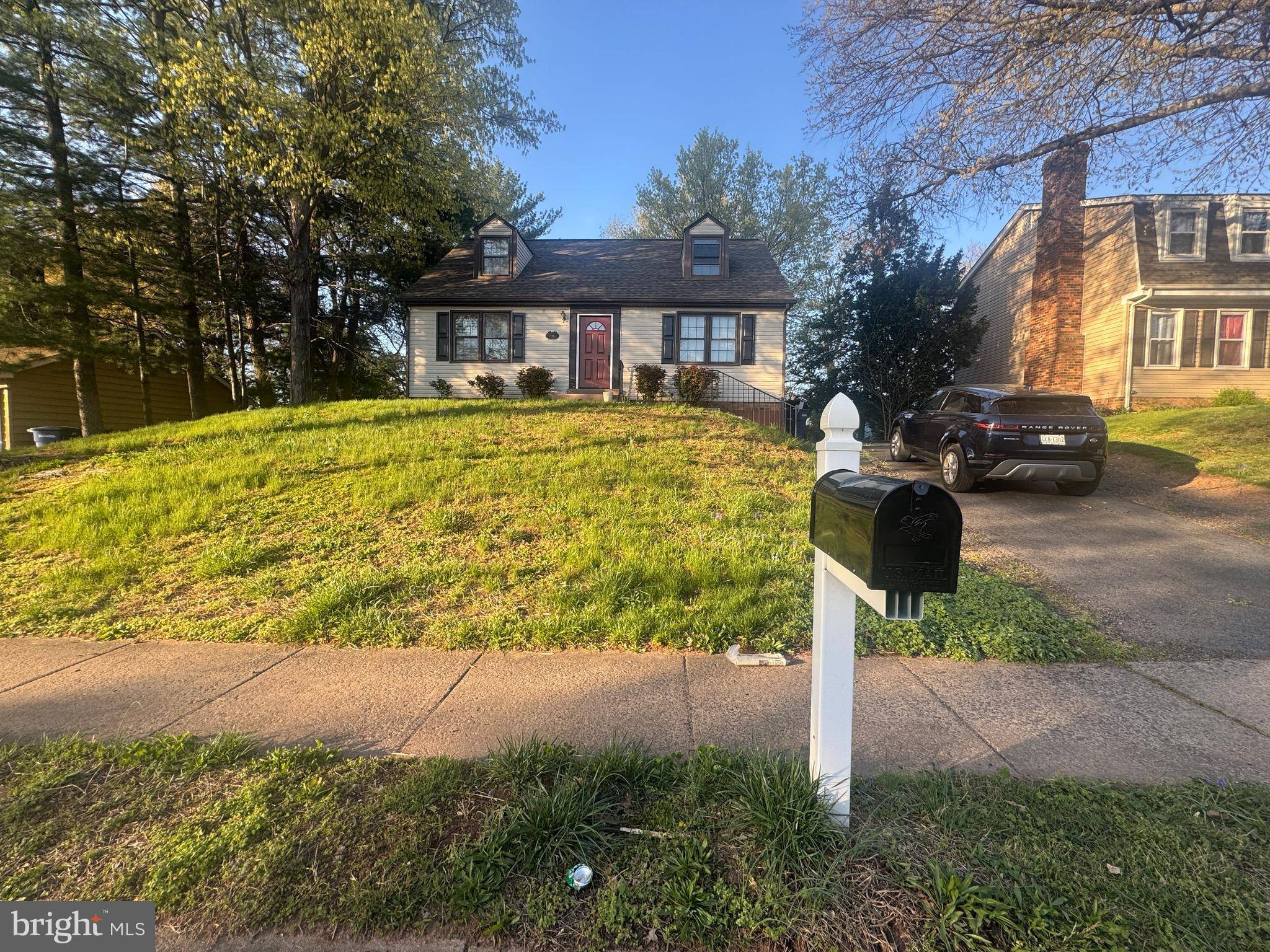 Herndon, VA 20170,719 PALMER DR
