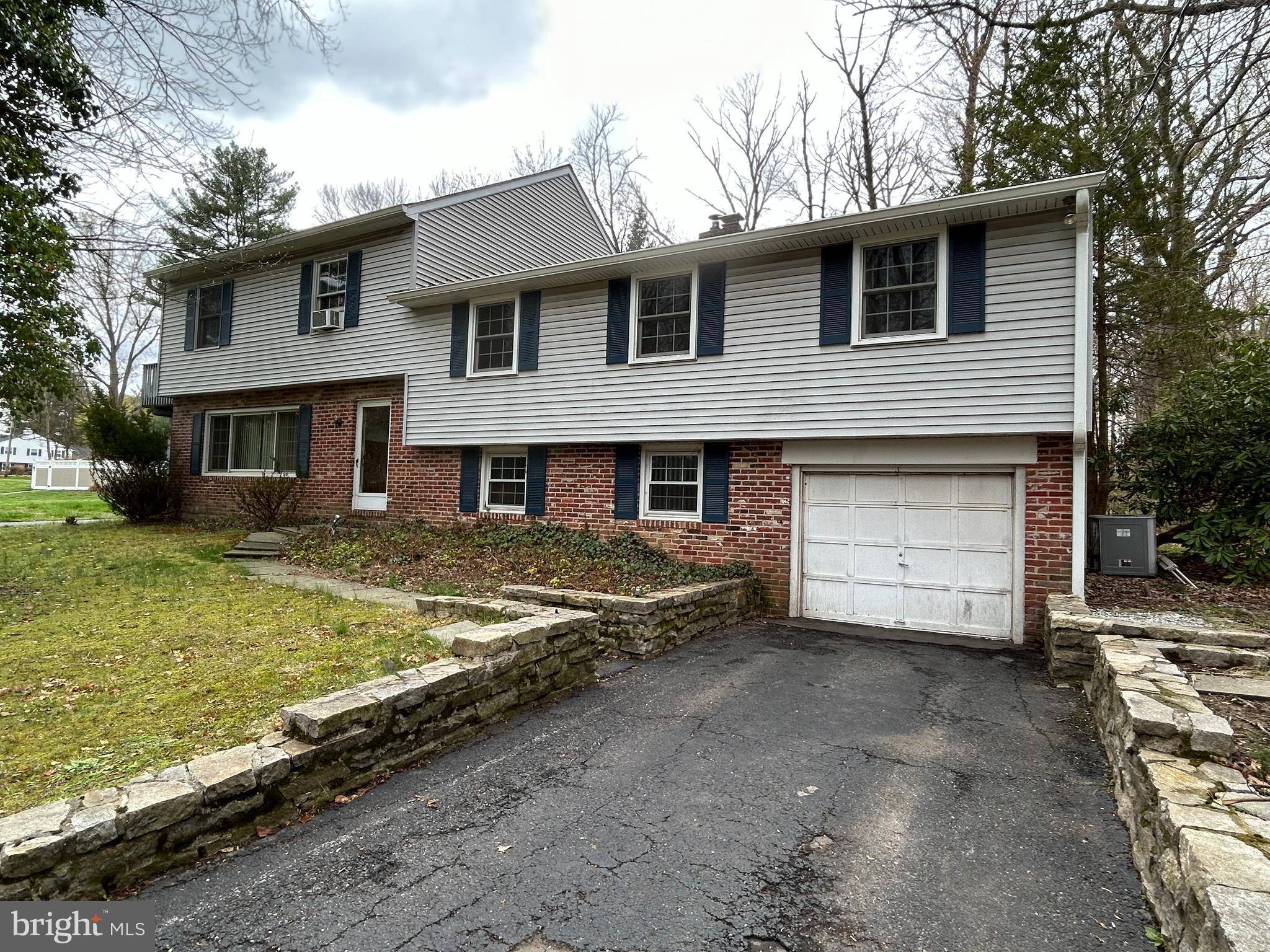 Media, PA 19063,37 CARRIAGE DR