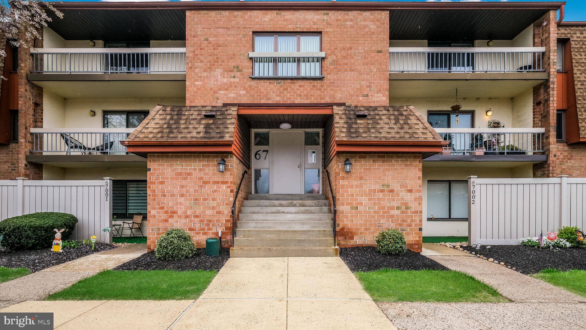Philadelphia, PA 19114,67201 DELAIRE LANDING RD #201