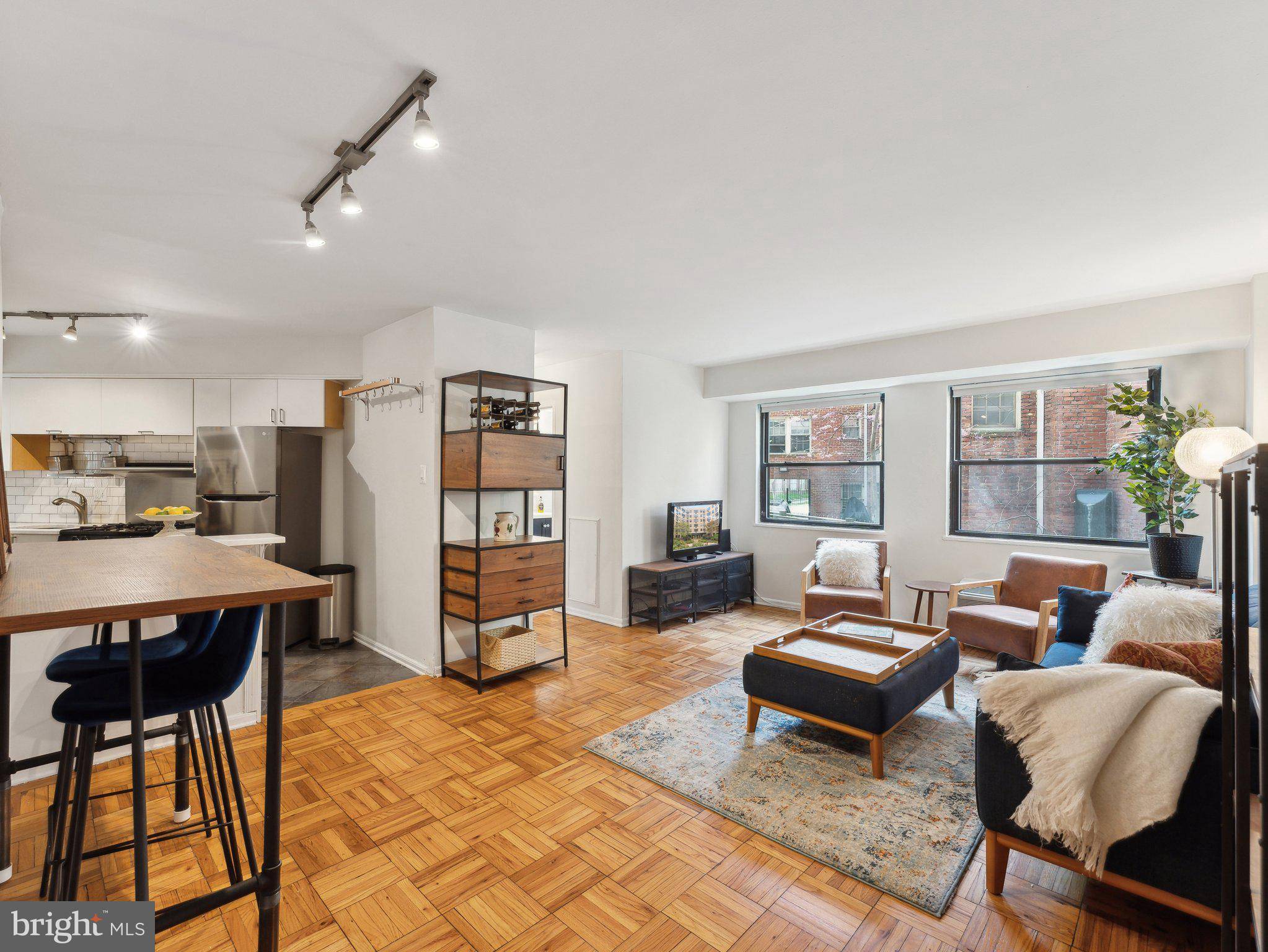 Washington, DC 20009,1801 CLYDESDALE PL NW #201