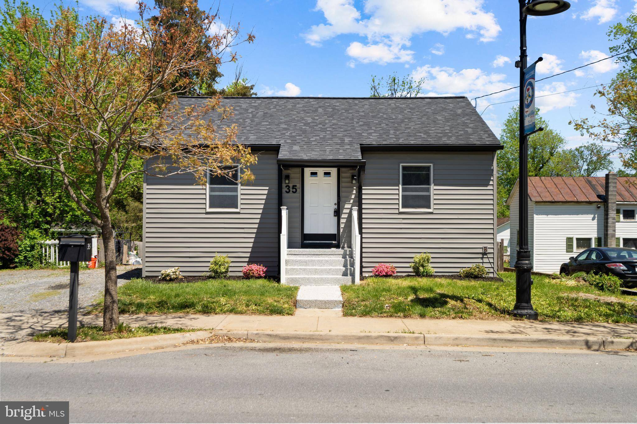 Lovettsville, VA 20180,35 E BROAD WAY