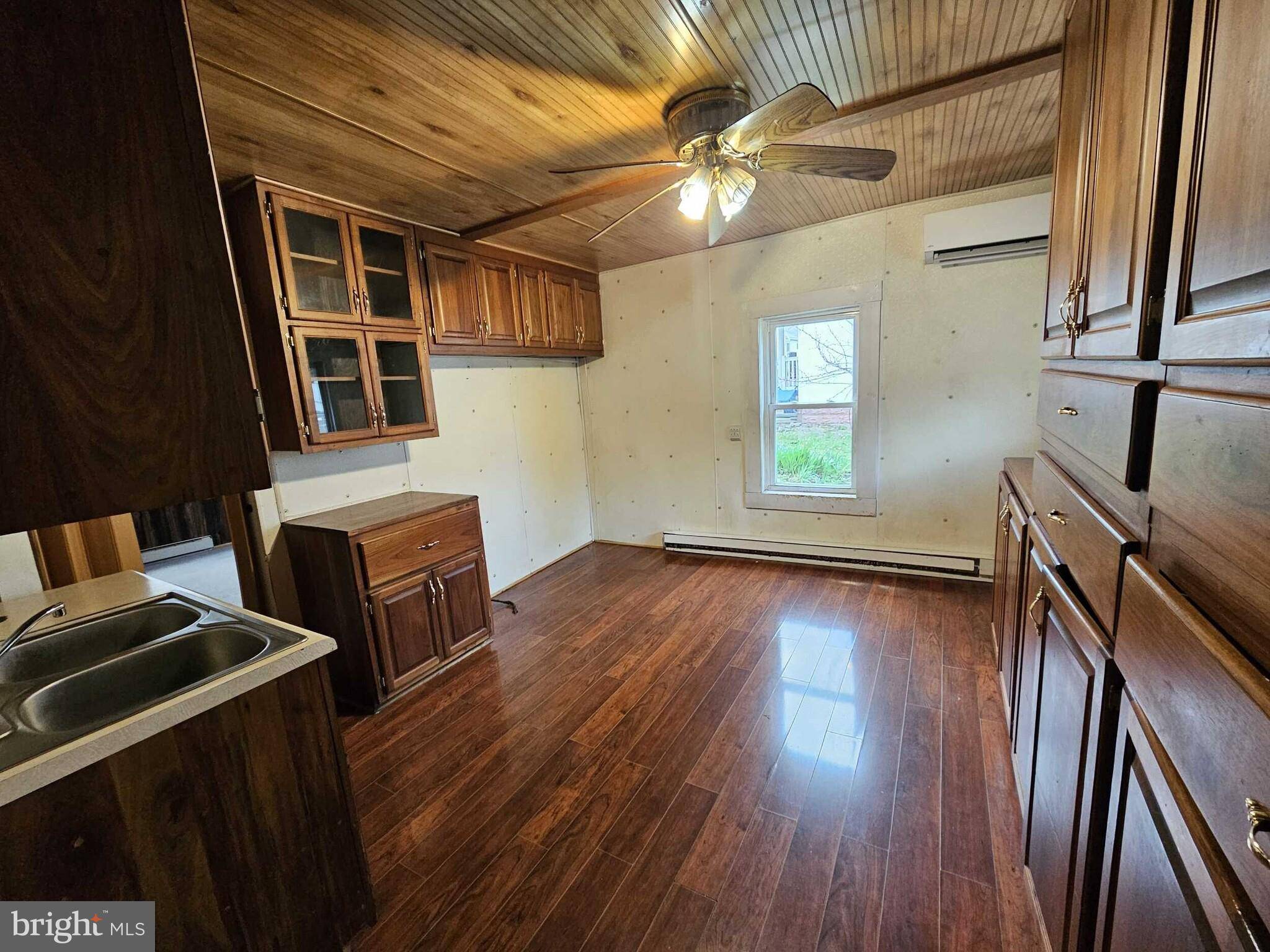 Hyndman, PA 15545,116 SCHELLSBURG ST
