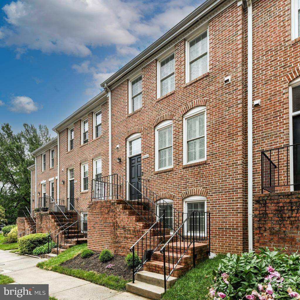 Vienna, VA 22181,9644 SUTTON GREEN CT