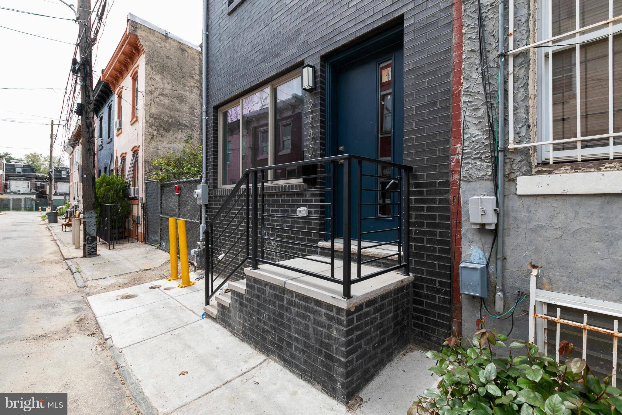 Philadelphia, PA 19133,2240 N WATERLOO ST
