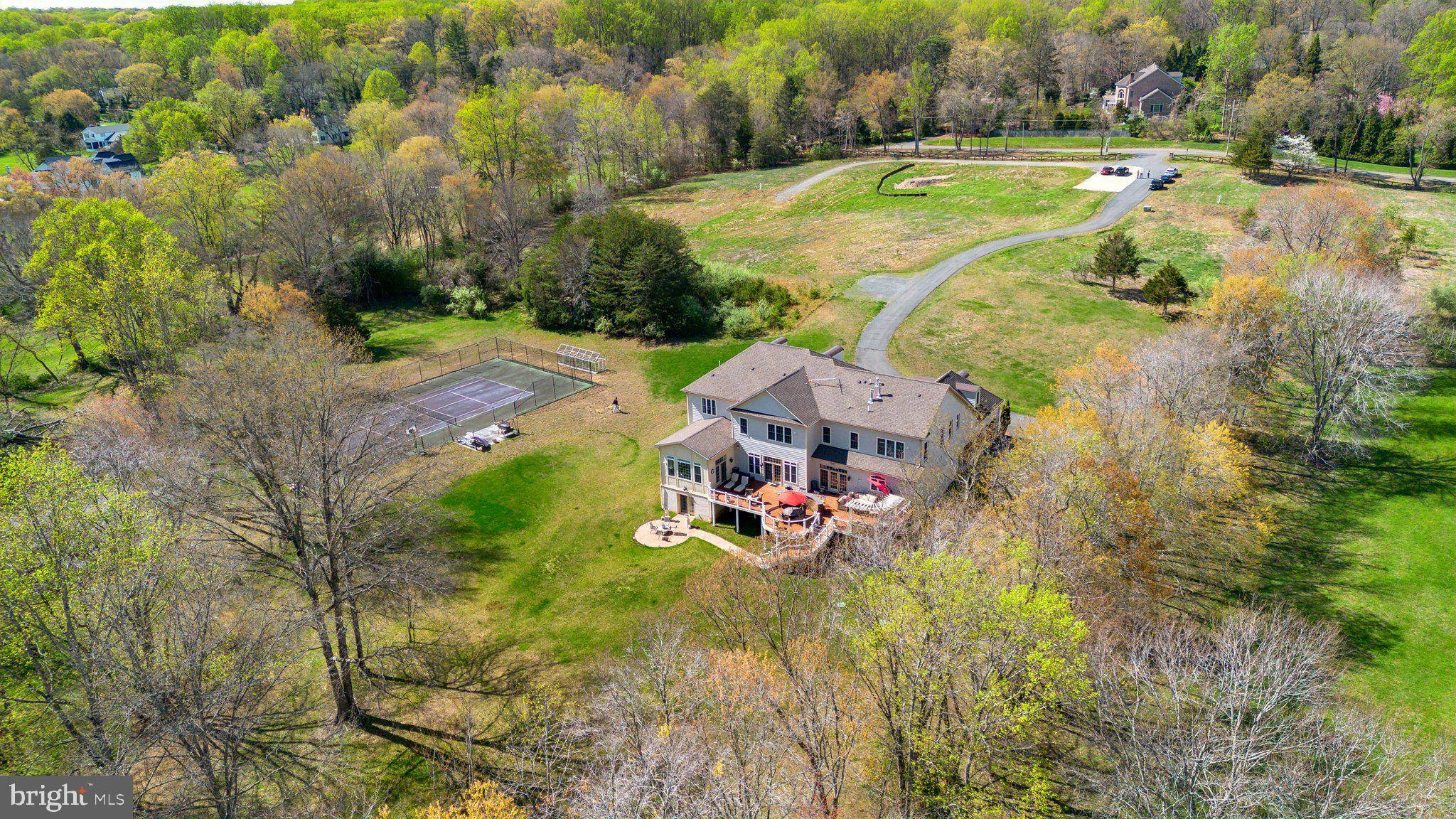 Oakton, VA 22124,11561 STUART MILL RD