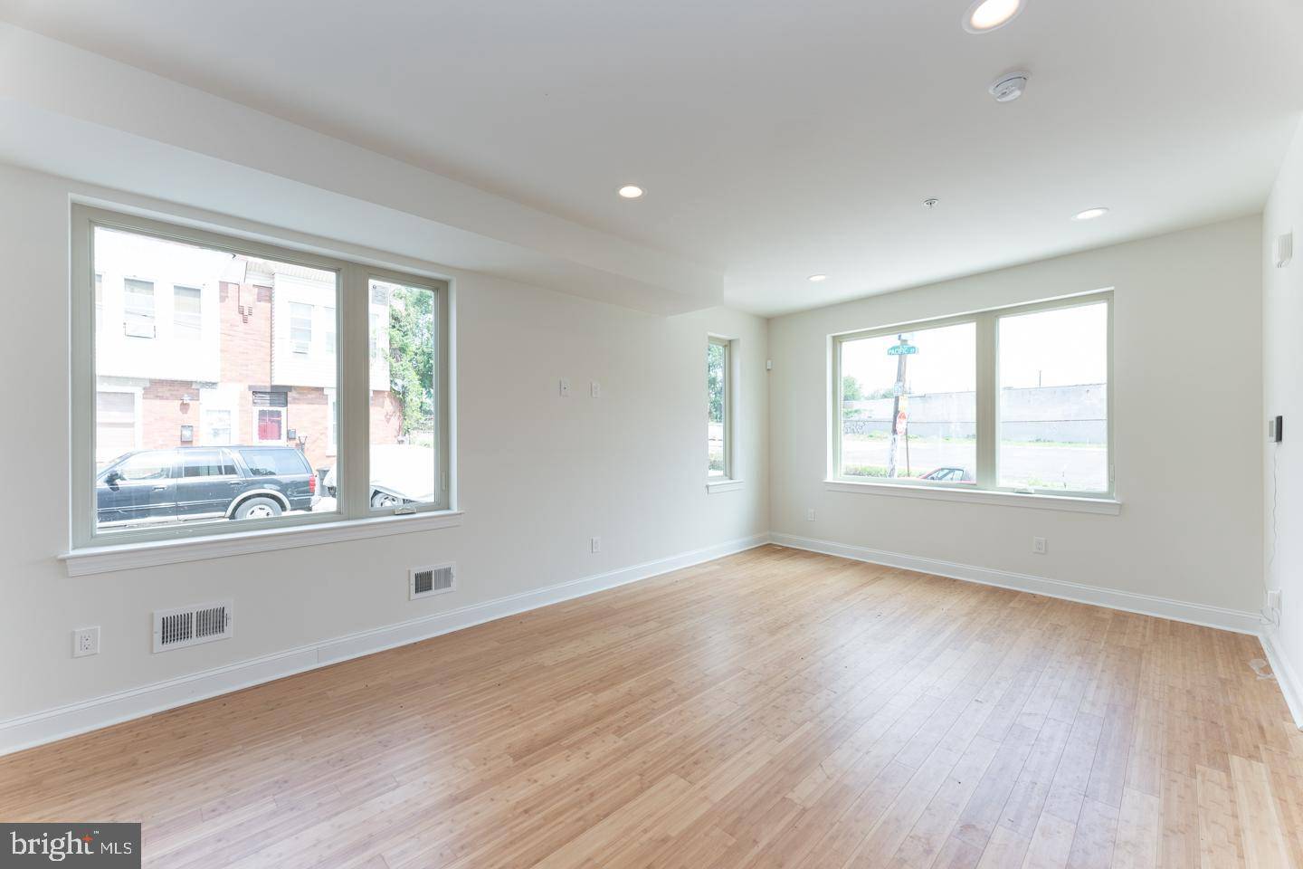 Philadelphia, PA 19134,2212 E PACIFIC ST