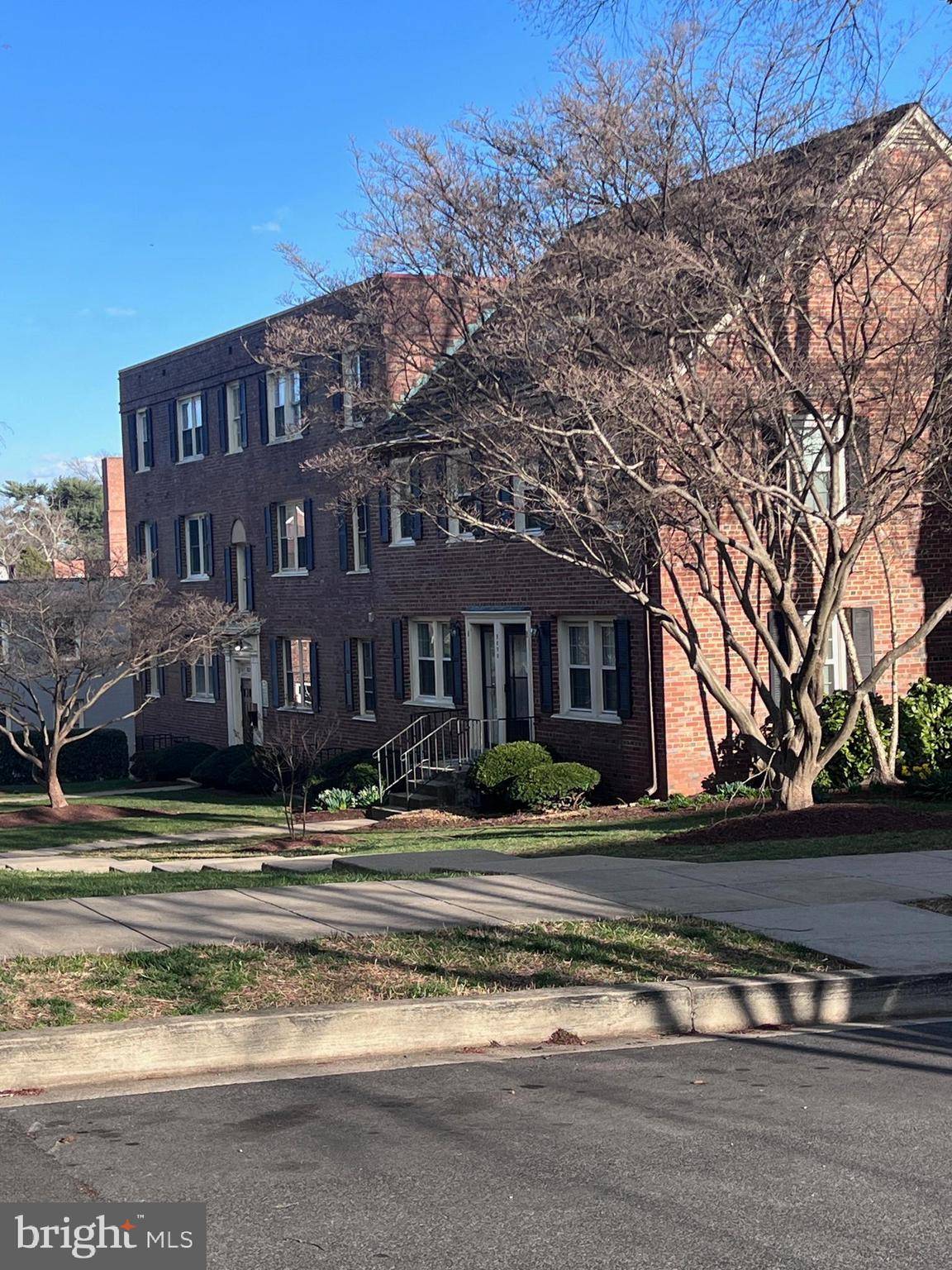 Washington, DC 20020,2018 37TH ST SE #202