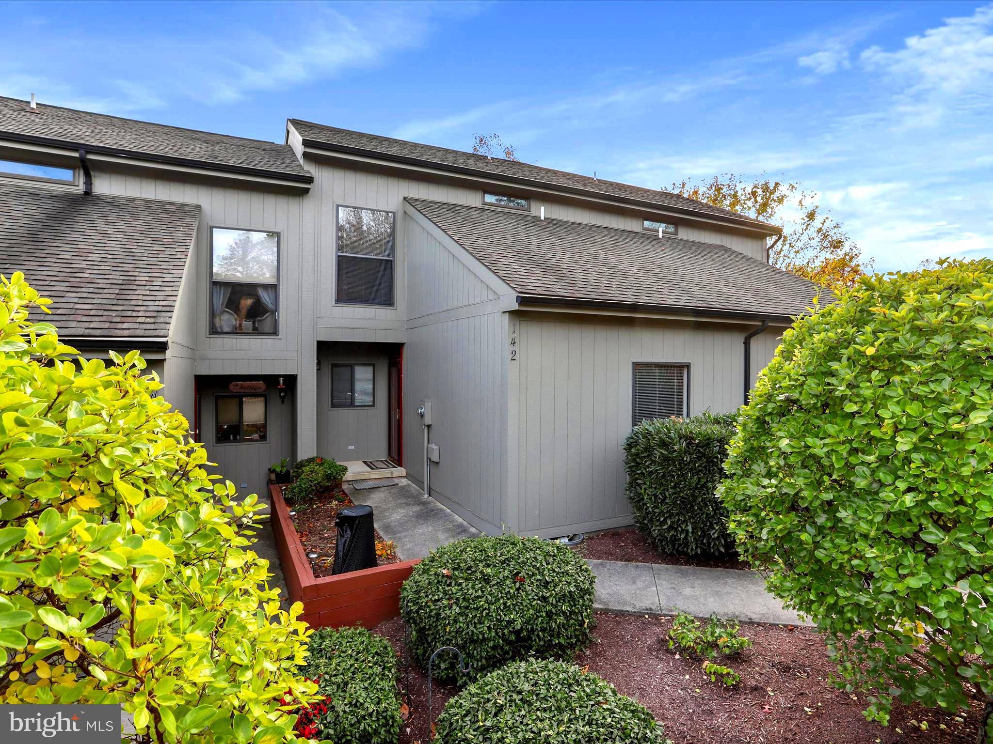 Hedgesville, WV 25427,142 FISHHOOK LN