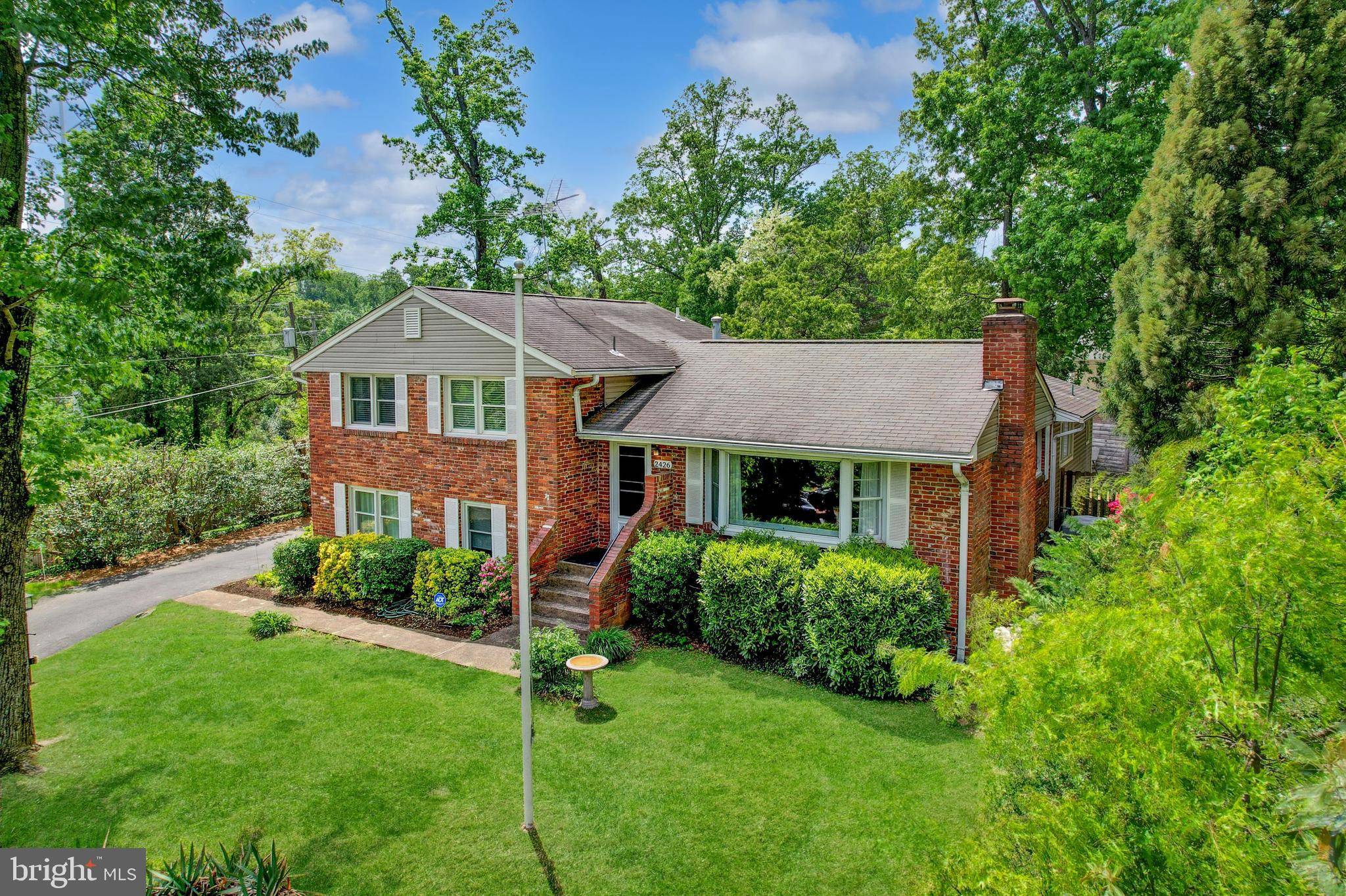 Falls Church, VA 22043,2426 CHESTNUT ST