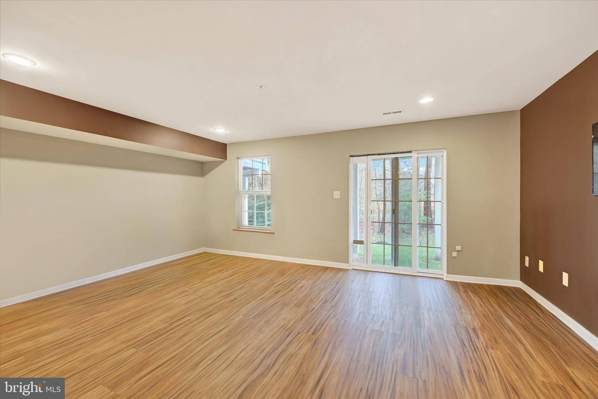 Glen Burnie, MD 21060,7011 DANNFIELD CT