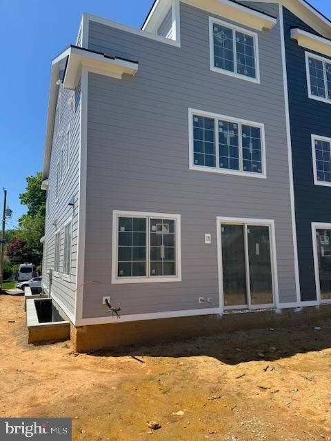 Arlington, VA 22201,2127 N TROY