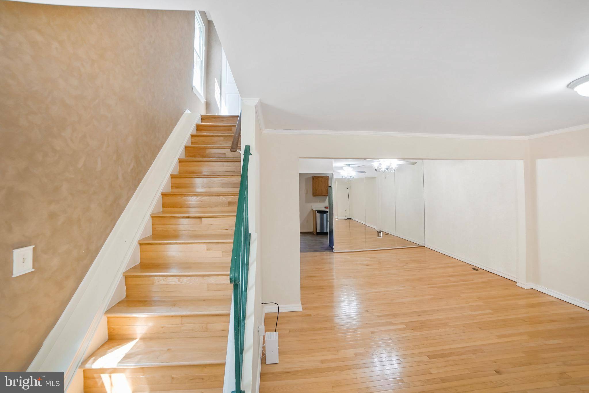 Silver Spring, MD 20906,24 LONG GREEN CT