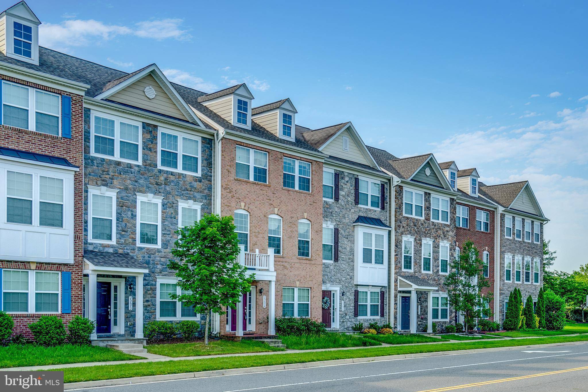 Chantilly, VA 20152,25672 PLEASANT VALLEY RD