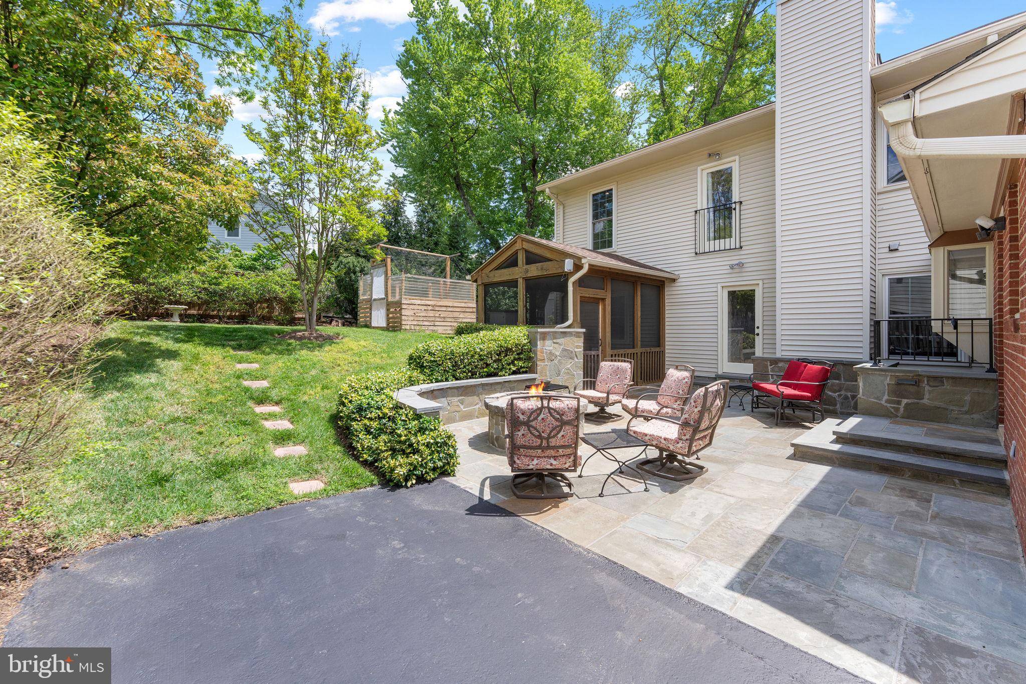 Mclean, VA 22101,1823 WESTMORELAND ST