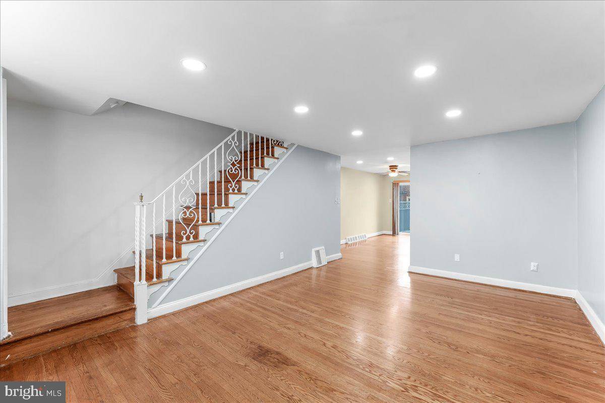 Philadelphia, PA 19151,7567 BRENTWOOD RD