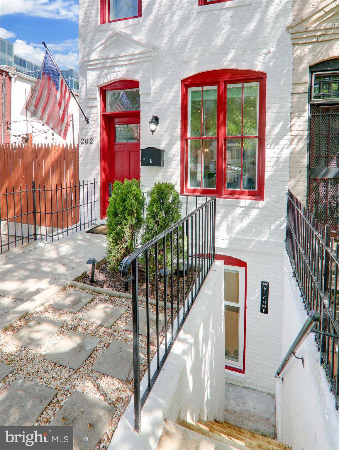 Washington, DC 20002,202 F ST NE #B