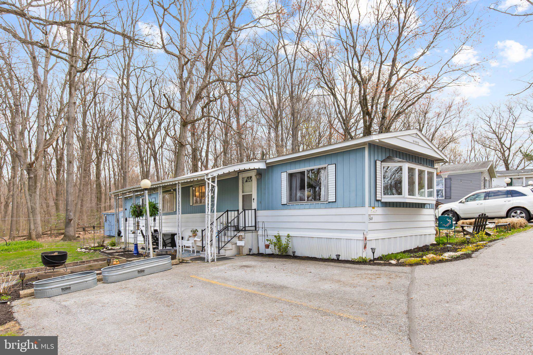 Gap, PA 17527,748 AZALEA LN