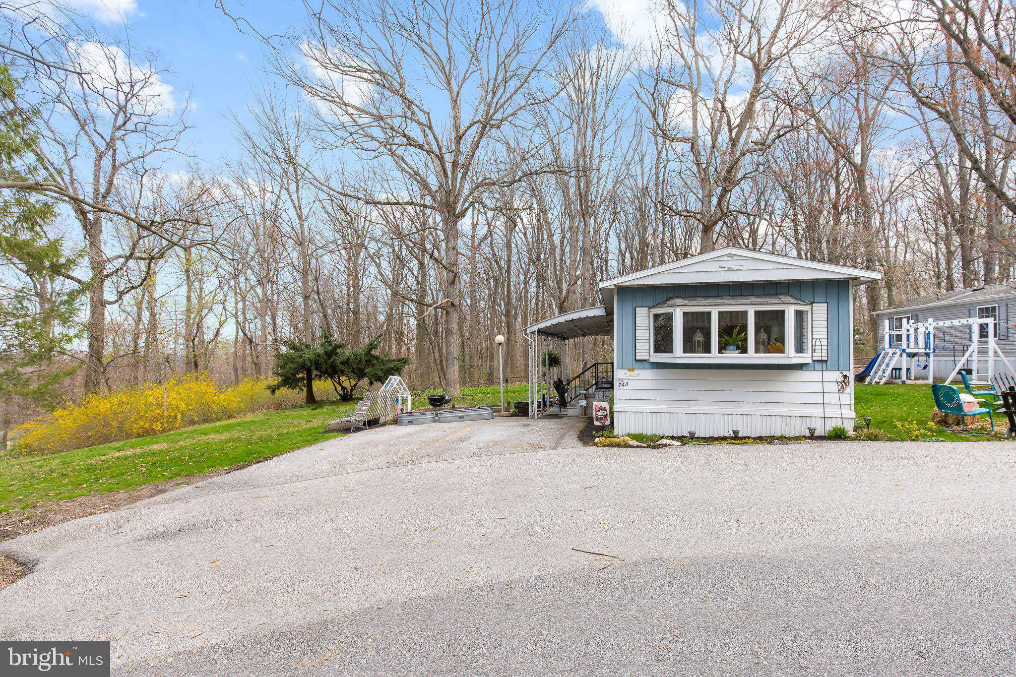Gap, PA 17527,748 AZALEA LN
