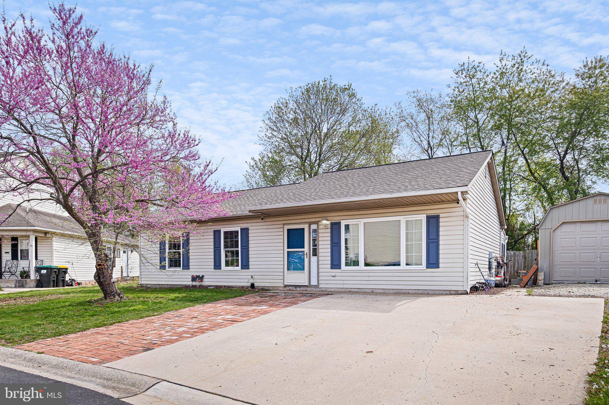 Newark, DE 19702,9 HONEYSUCKLE DR