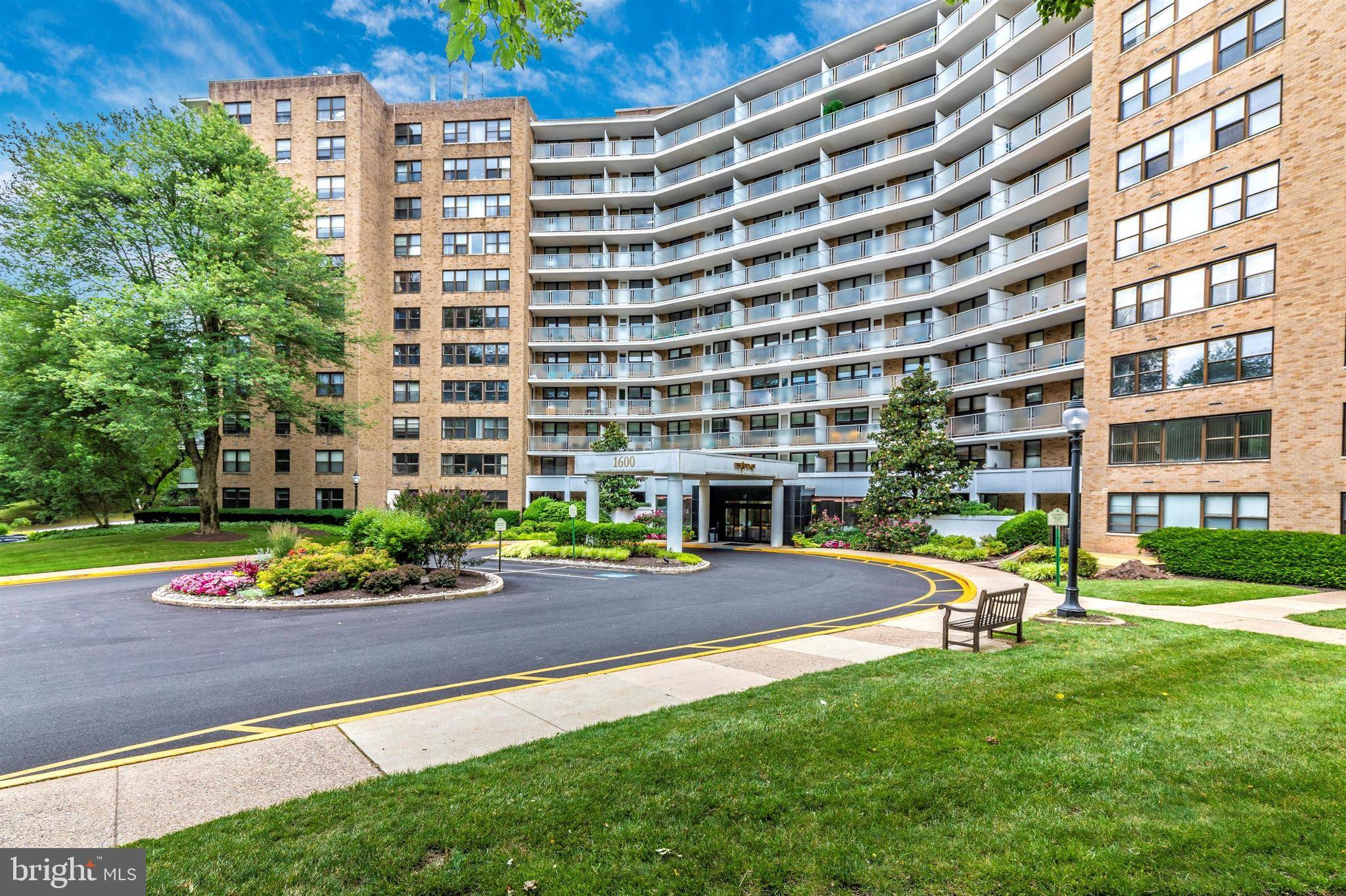Penn Valley, PA 19072,1600 HAGYS FORD RD #3V