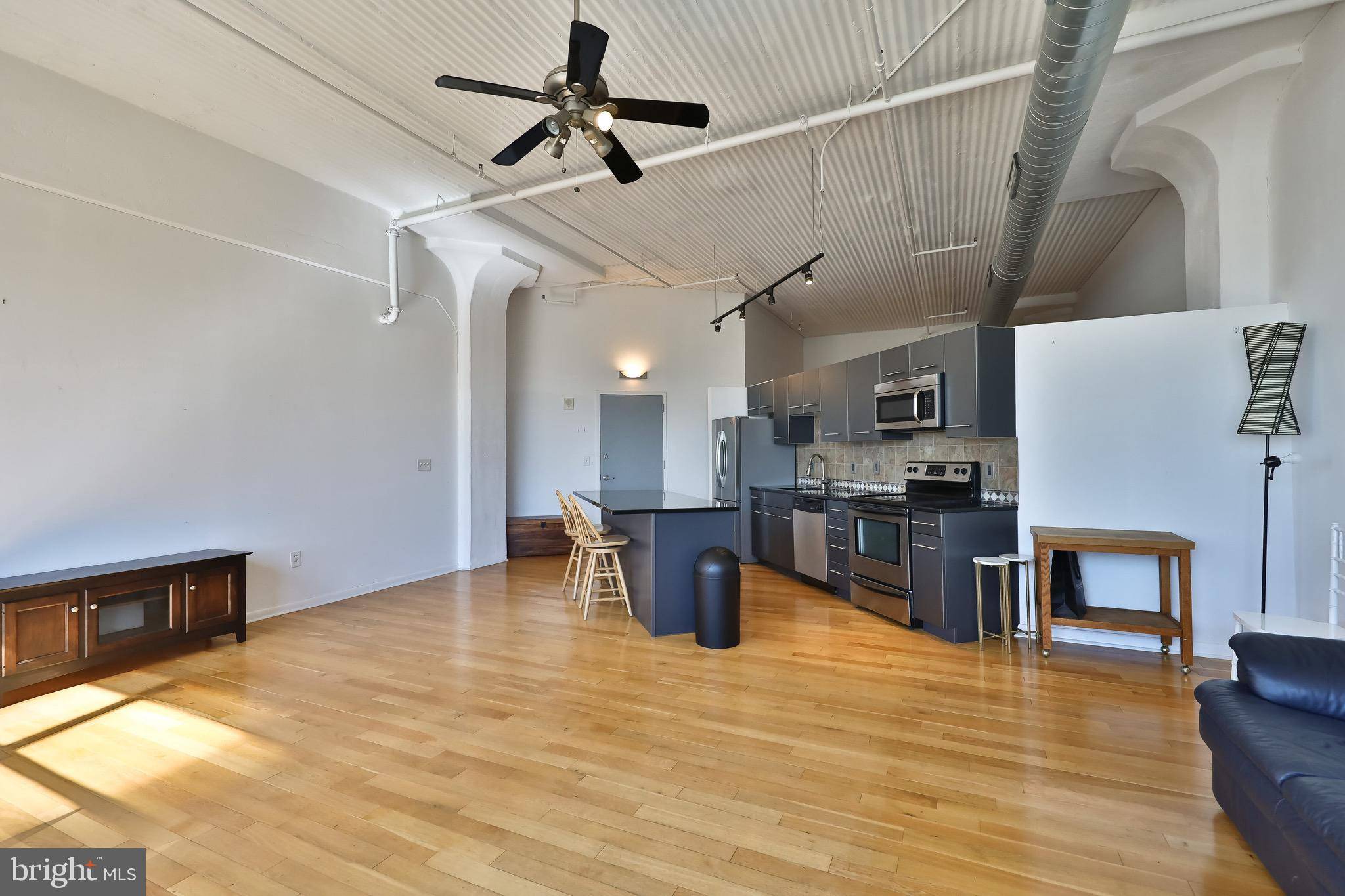 Philadelphia, PA 19103,2200-28 ARCH ST #816