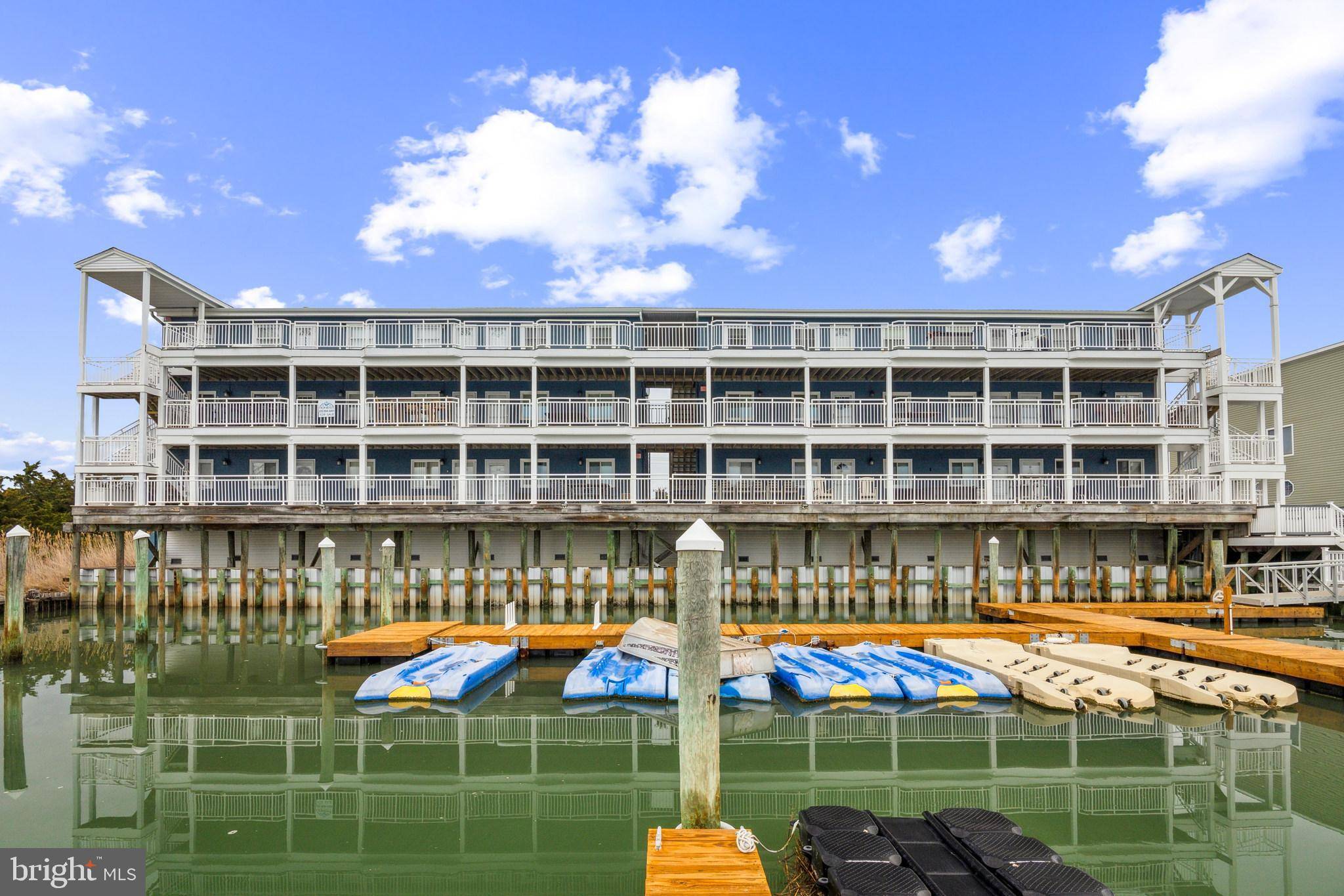 North Wildwood, NJ 08260,520 W SPRUCE AVE #205