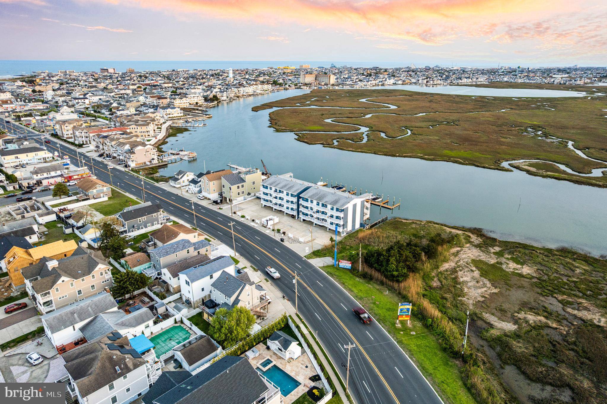 North Wildwood, NJ 08260,520 W SPRUCE AVE #205