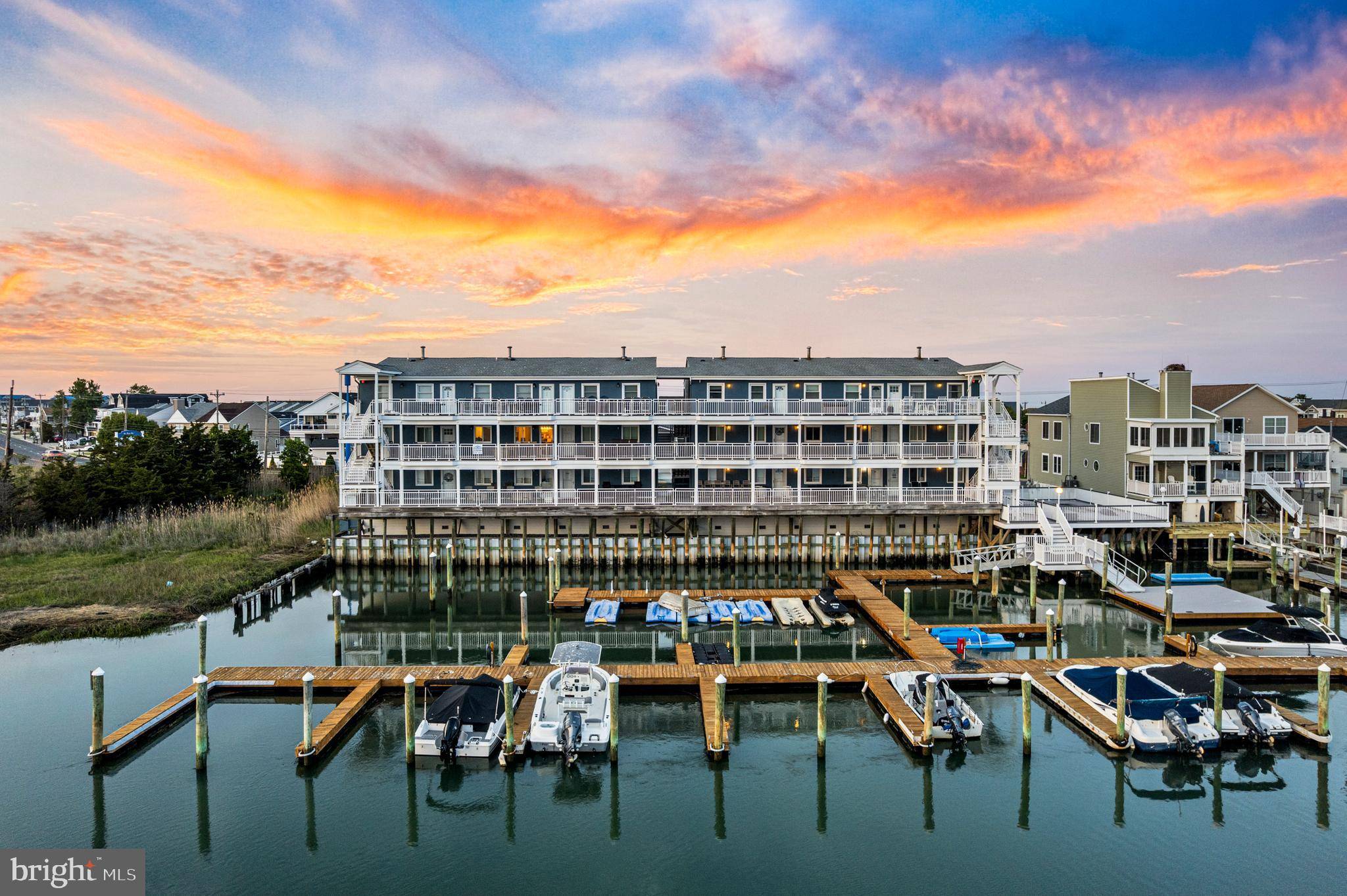 North Wildwood, NJ 08260,520 W SPRUCE AVE #205