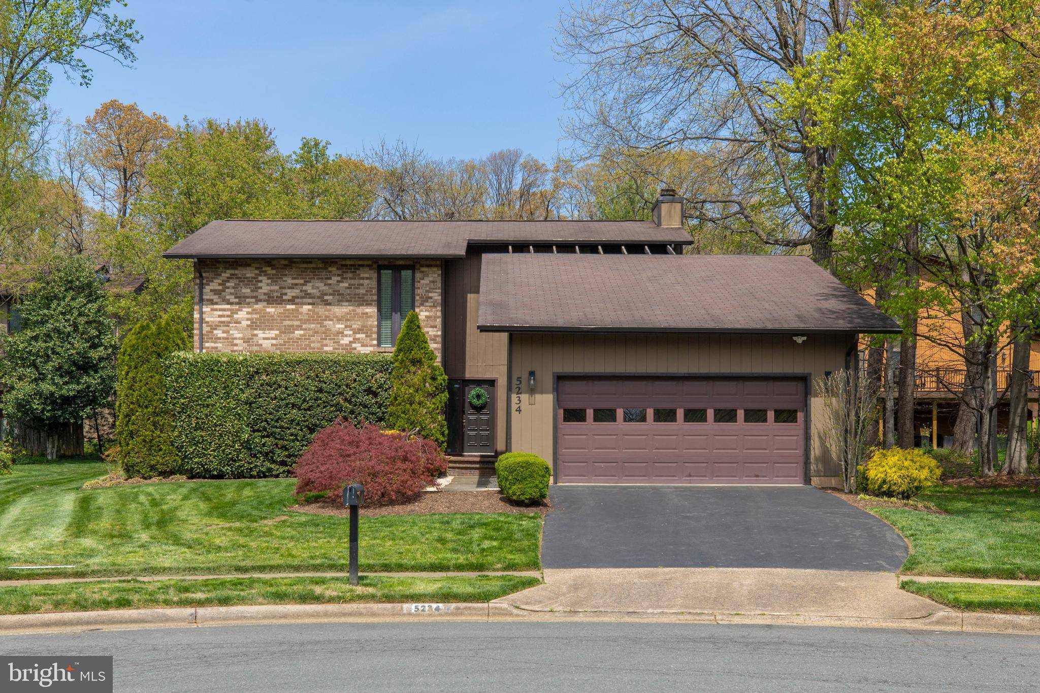 Burke, VA 22015,5234 CAPON HILL PL