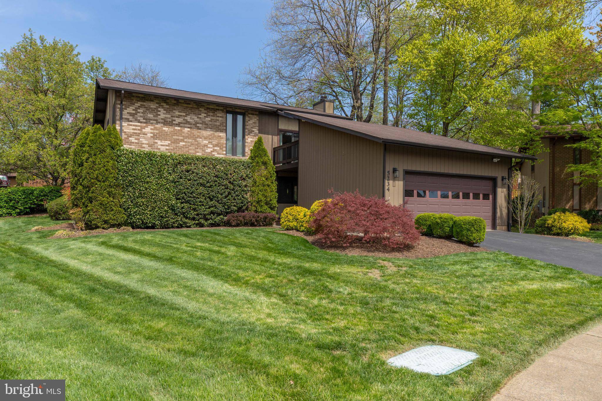 Burke, VA 22015,5234 CAPON HILL PL
