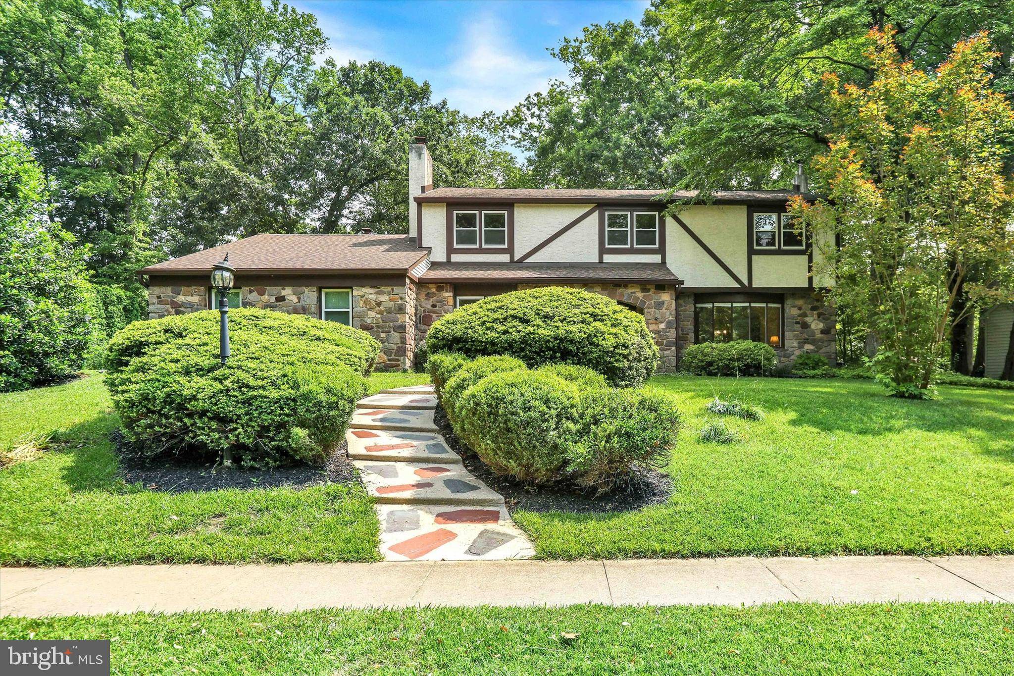Yardley, PA 19067,542 NOTTINGHAM DR
