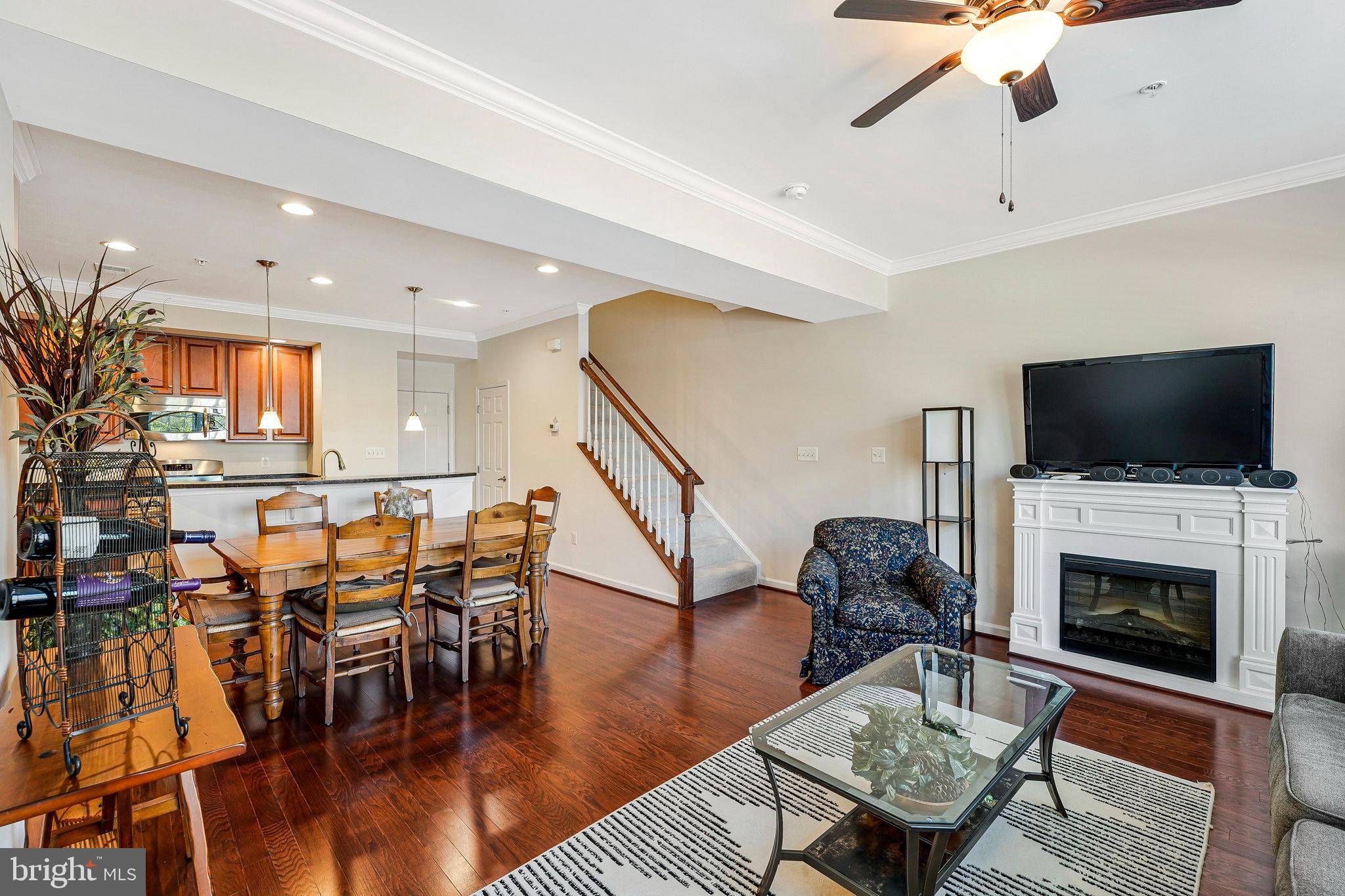 Ashburn, VA 20147,21570 ROMANS DR