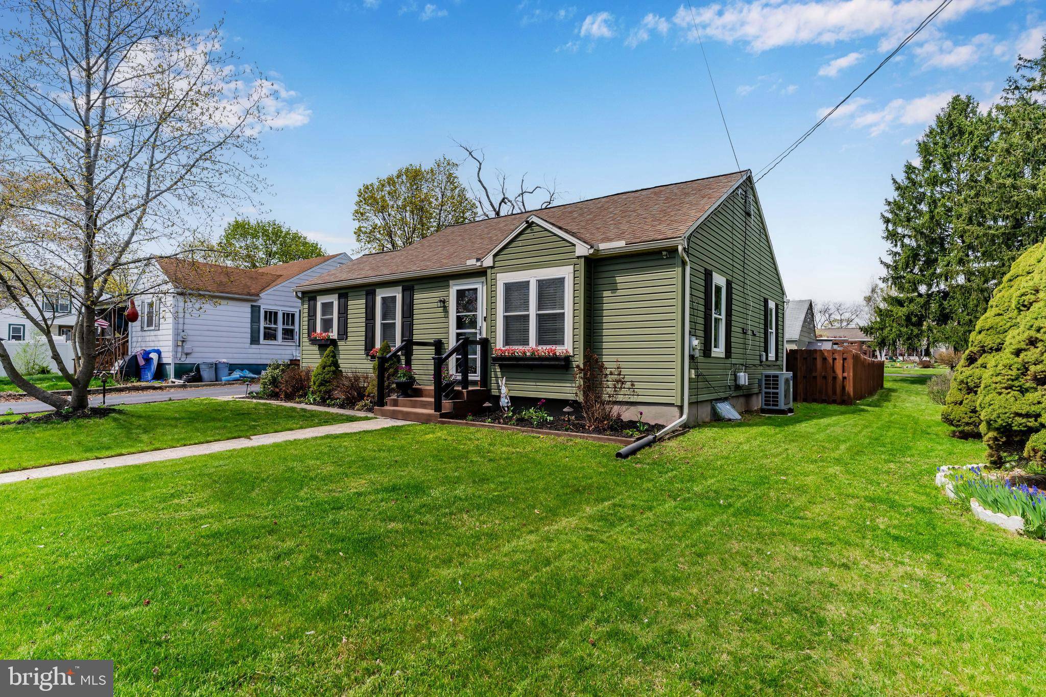 Carlisle, PA 17013,359 E ST