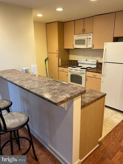 Philadelphia, PA 19107,815--37 ARCH ST #202