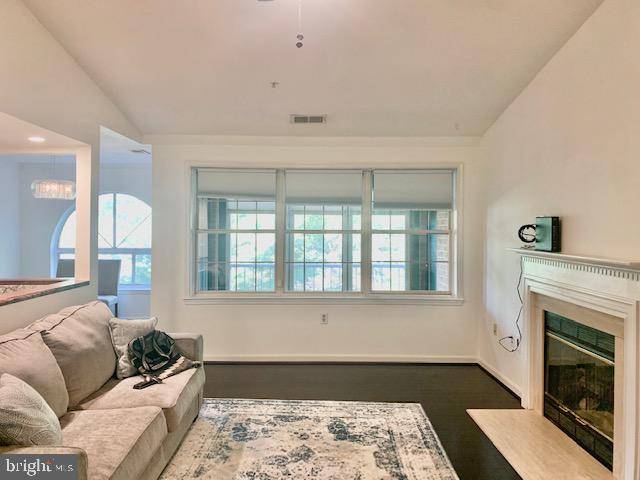 Gaithersburg, MD 20878,802 AMBER TREE CT #303