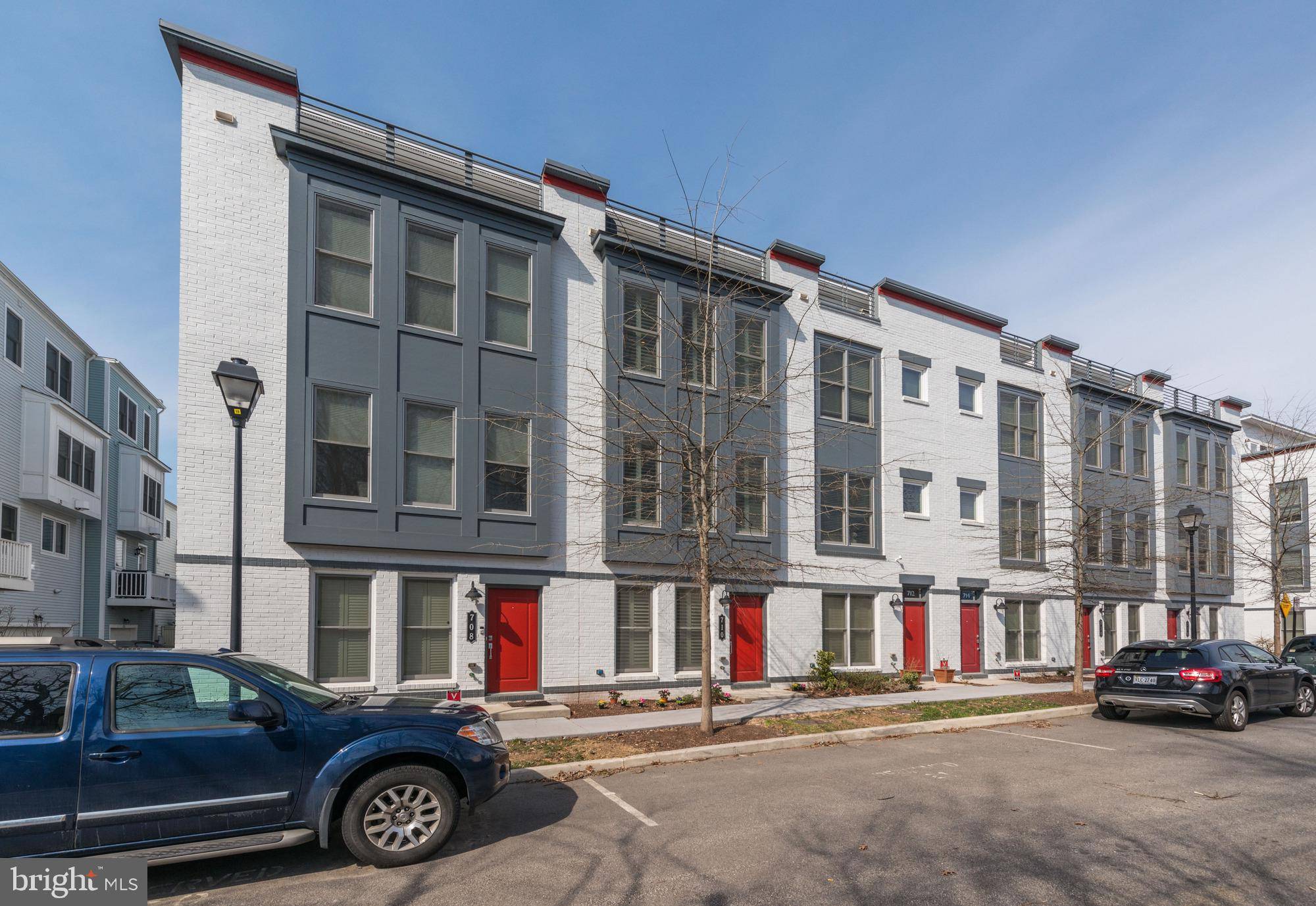 Alexandria, VA 22314,710 SNOWDEN HALLOWELL WAY